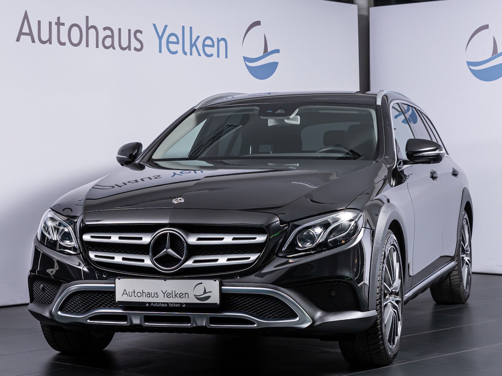 Mercedes-Benz E 220 d 4Matic Multibeam LED*WIDE*COMAND*360°
