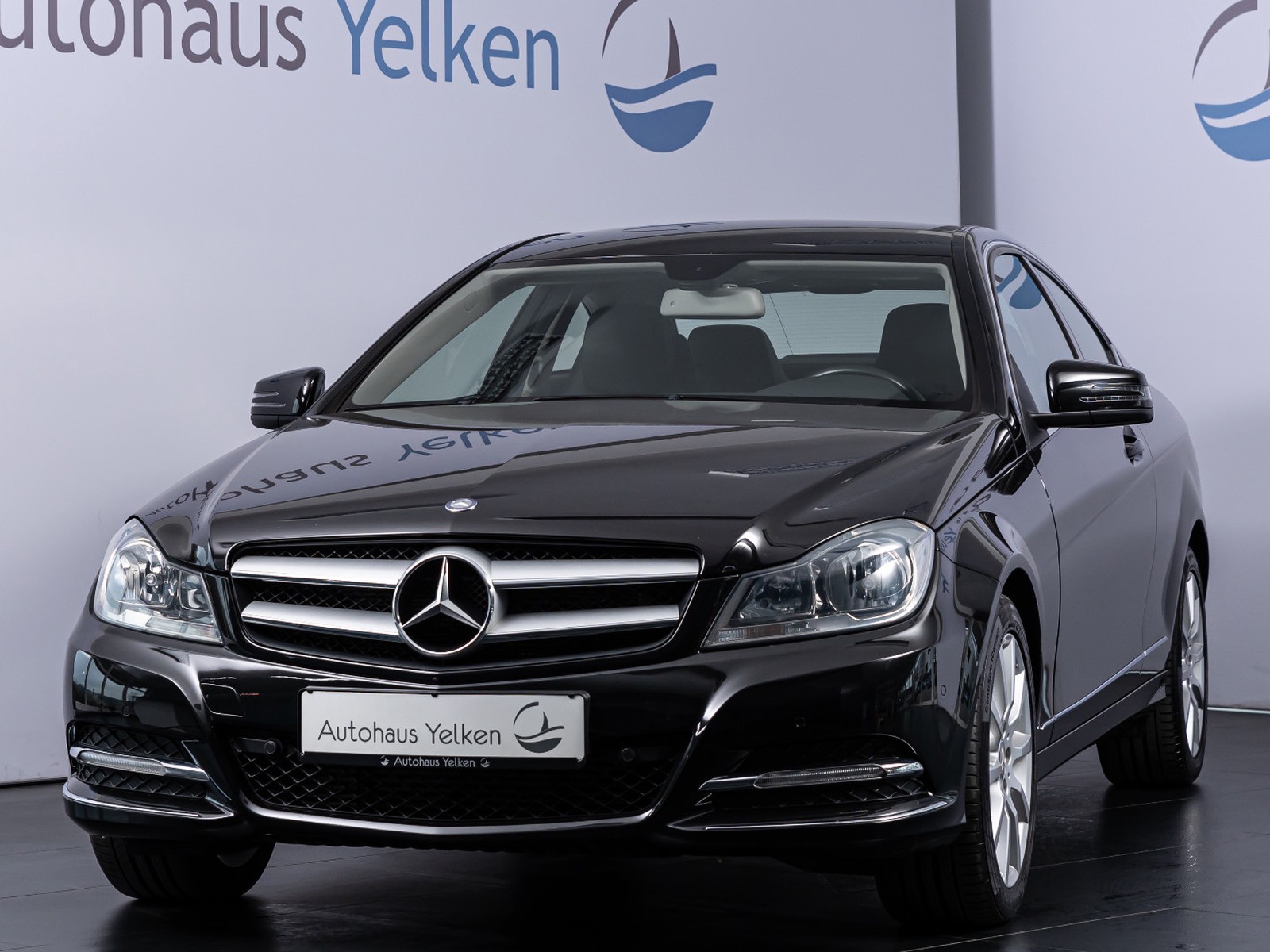 Mercedes-Benz C 250 CGI BlueEfficiency AUT. LEDER SHZ NAVI PTS