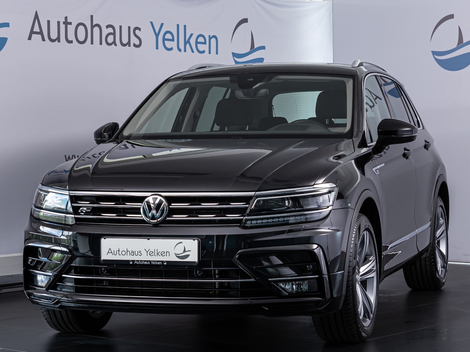 Volkswagen Tiguan 2.0 TDI R-LINE DSG 4Motion SHZ AHK HUD