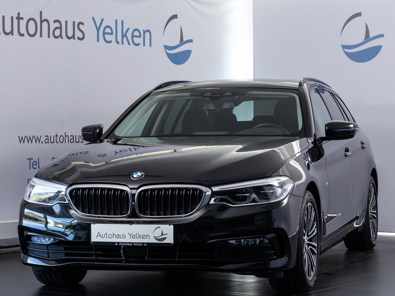 BMW 530 d Sport Line HEADUP PANO PARKASSIST 360°