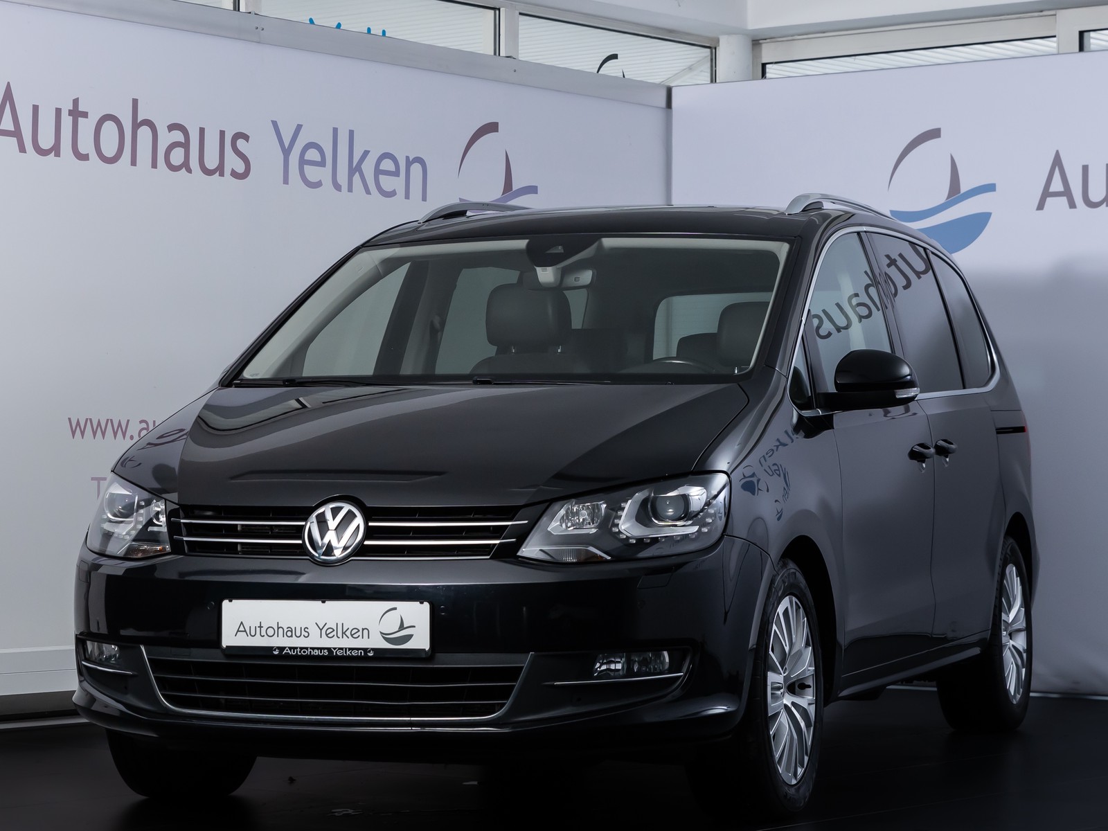Volkswagen Sharan 2.0 TDI Highline BI-XEN PANO AHK 7-SITZ