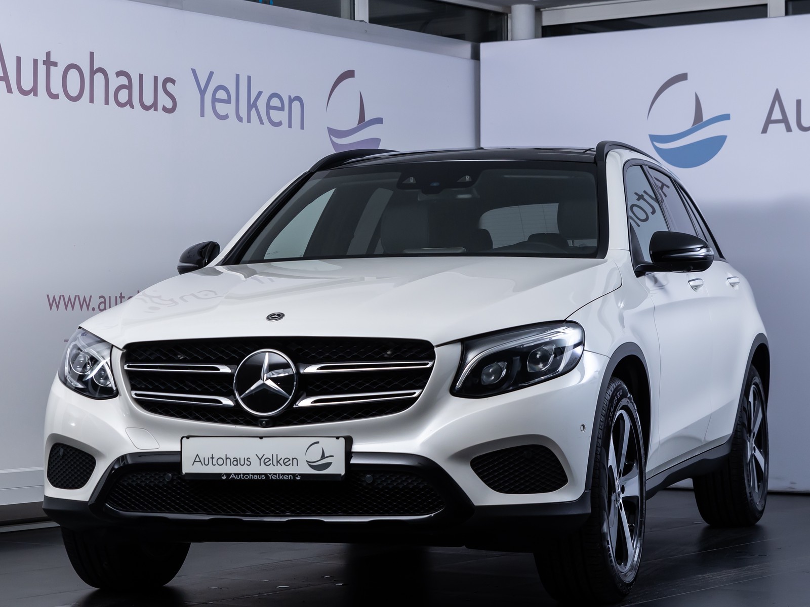 Mercedes-Benz GLC 250 d 4M DISTR PANO LUFT HUD NIGHT AHK 360°
