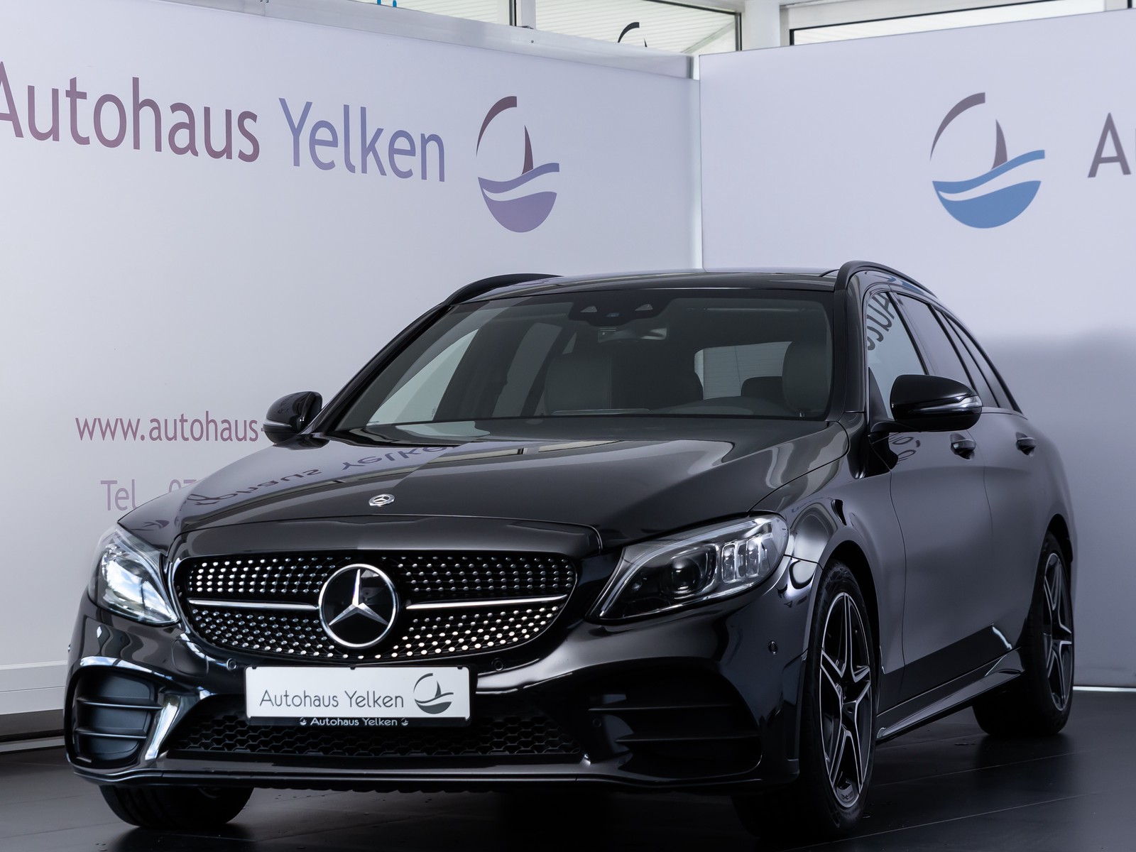 Mercedes-Benz C 220 d T AMG LINE MULTIBEAM PANO DISTR HUD AHK