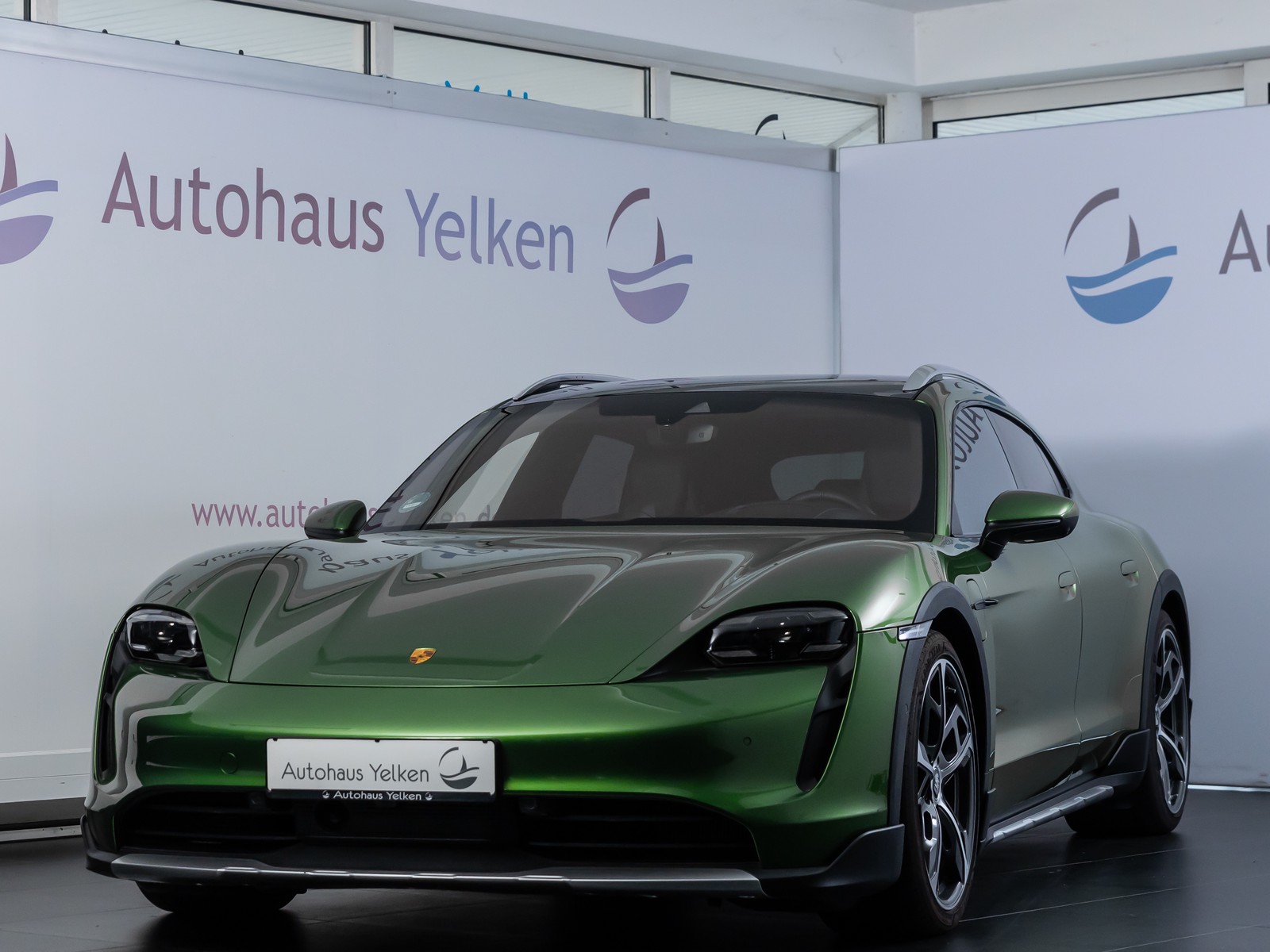Porsche Taycan 4S Cross Turismo OFF-ROAD-DESIGN MATRIX