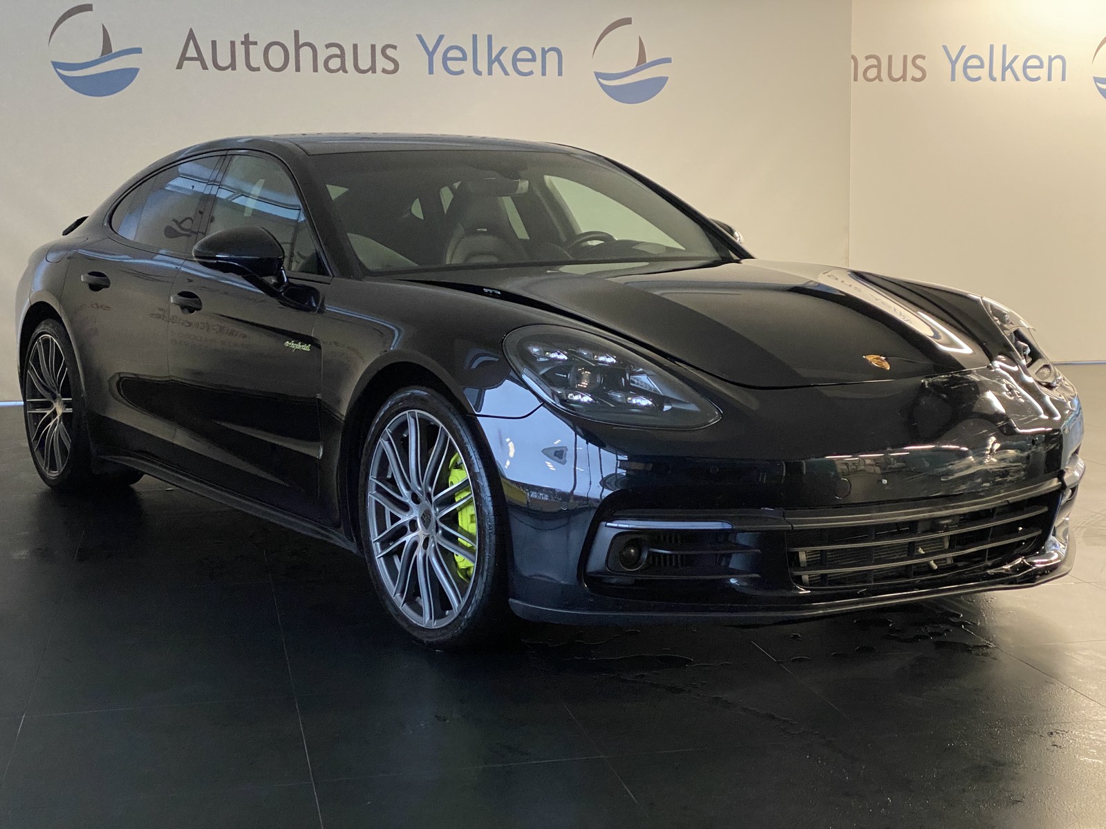 Porsche Panamera 4 E-Hybrid *ACC*MATRIX*21"*PANO*BOSE*360°