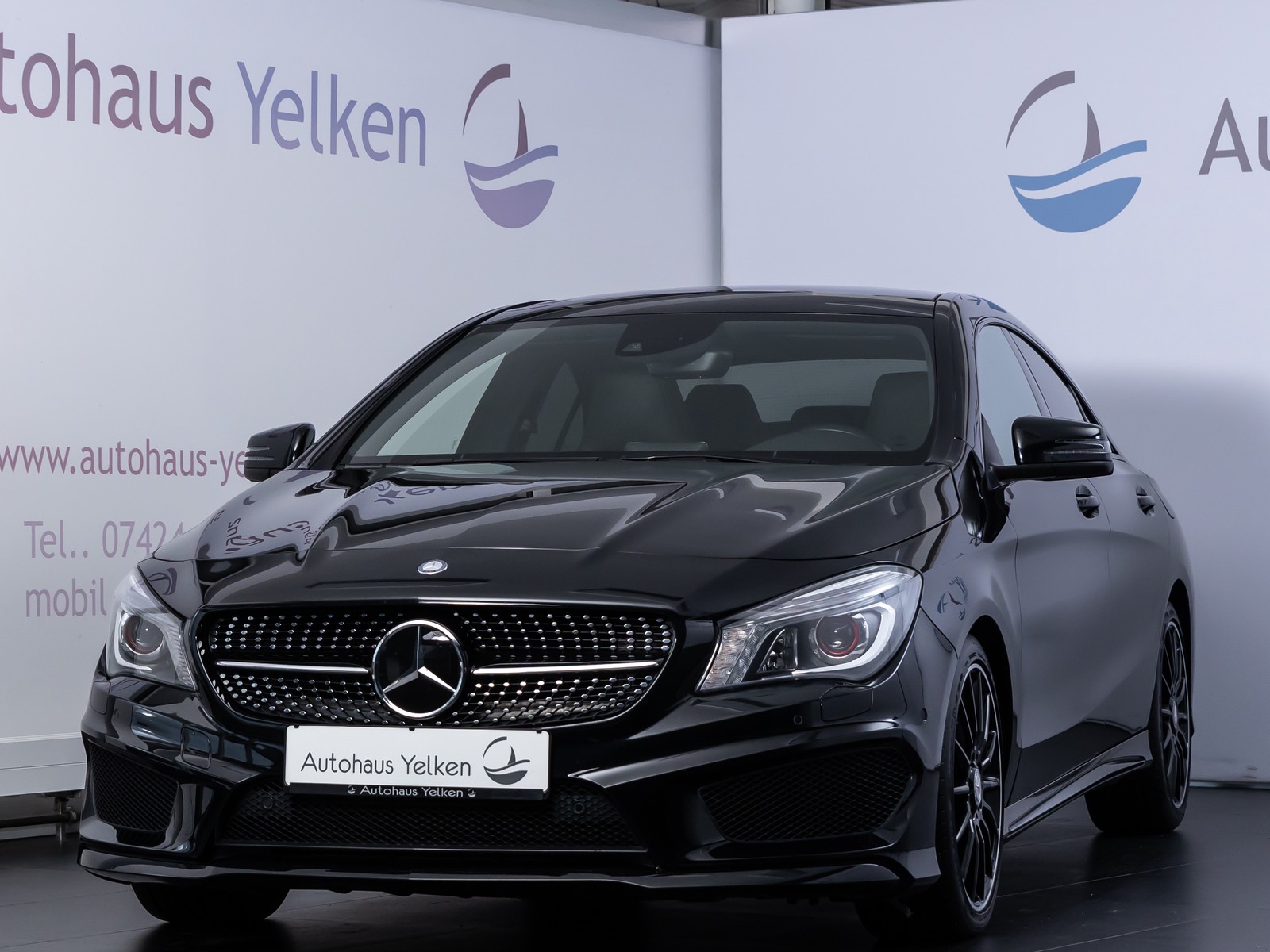 Mercedes-Benz CLA 250 AMG-LINE BI-XENON DISTR PANO NIGHT
