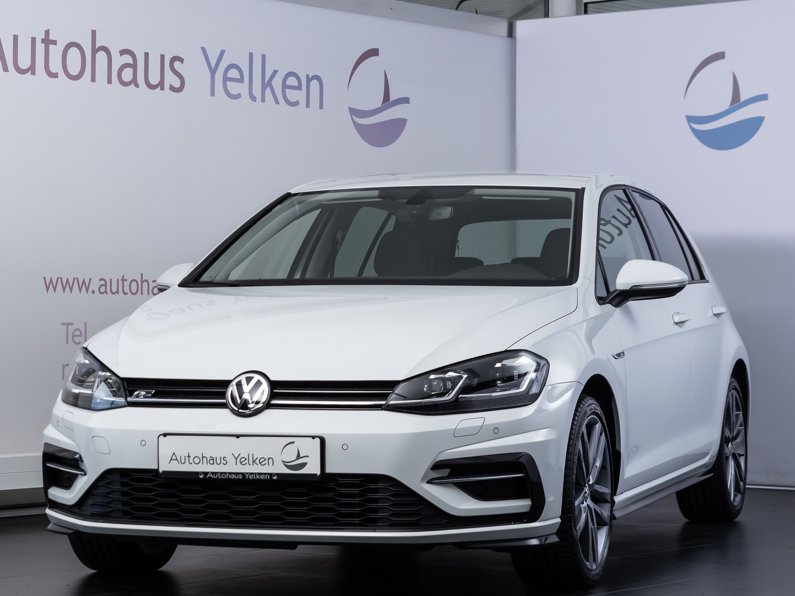 Volkswagen Golf VII 1.5 TSI R-LINE ACC LED