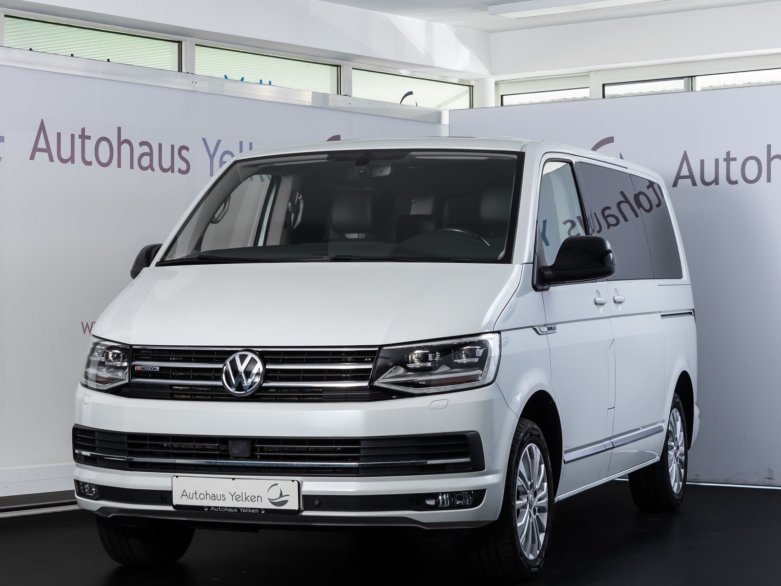 Volkswagen T6 Multivan 2.0 TDI Highline 4M LED DISTR AHK