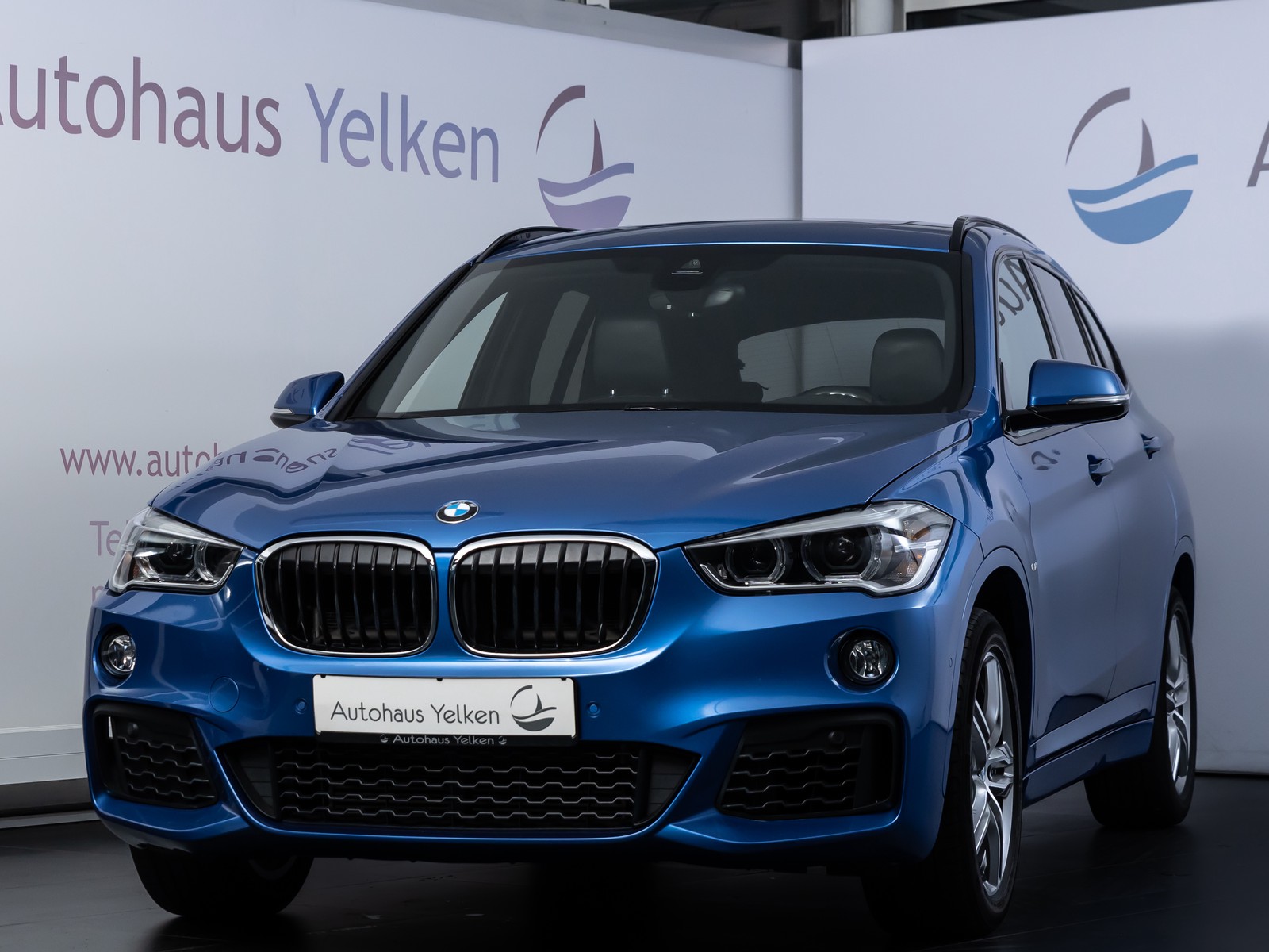 BMW X1 sDrive 20 i M Sport AHK NAVI-P HUD H&K PANO