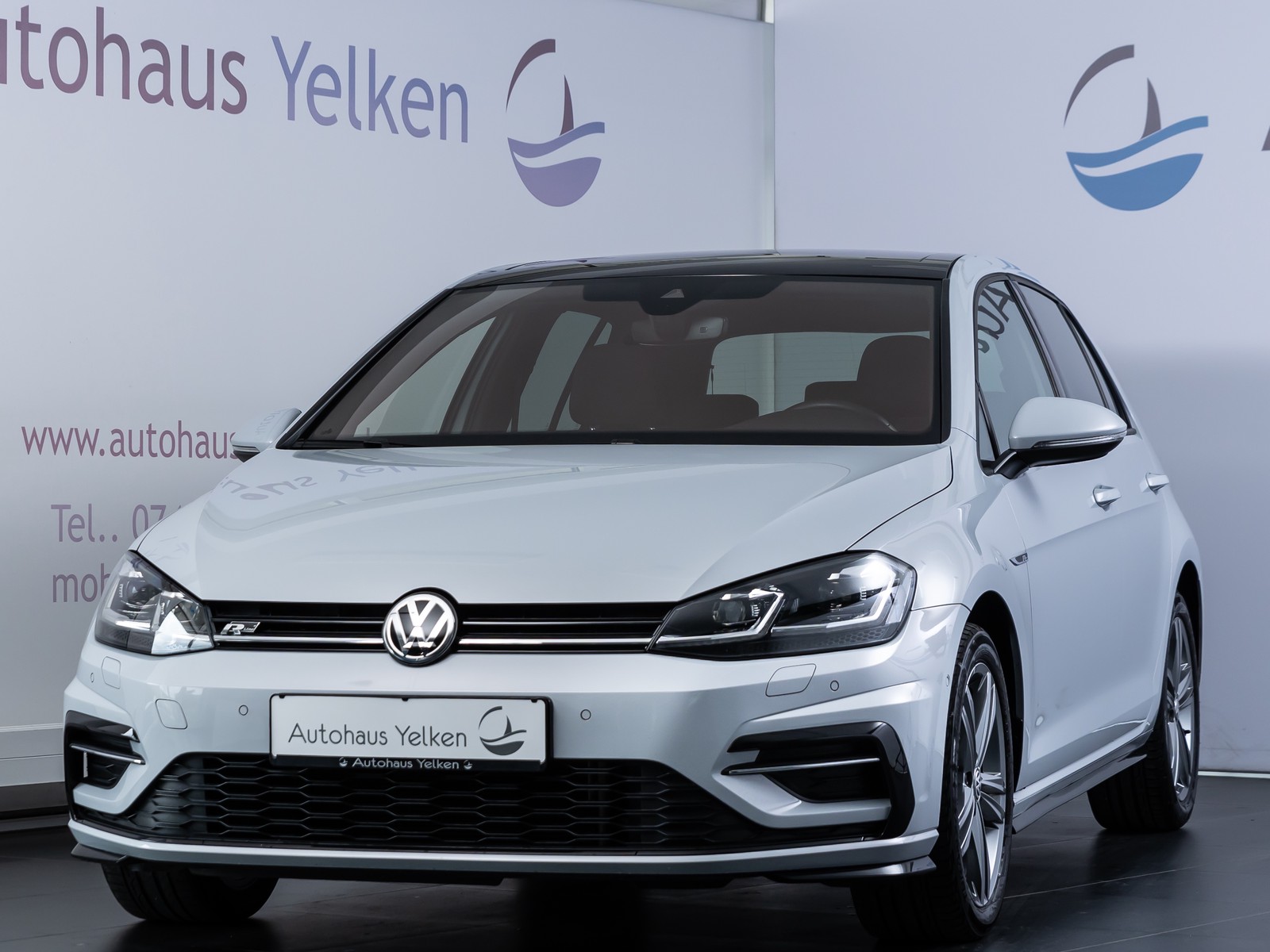 Volkswagen Golf VII 1.5 TSI Highline R-LINE ACC PANO RFK