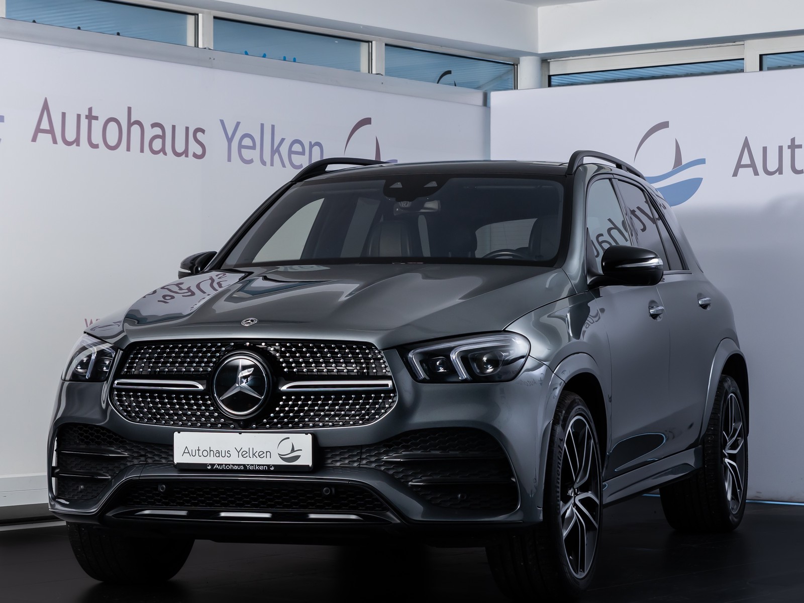 Mercedes-Benz GLE 400 d AMG-LINE MBEAM DISTR PANO LUFT 360°