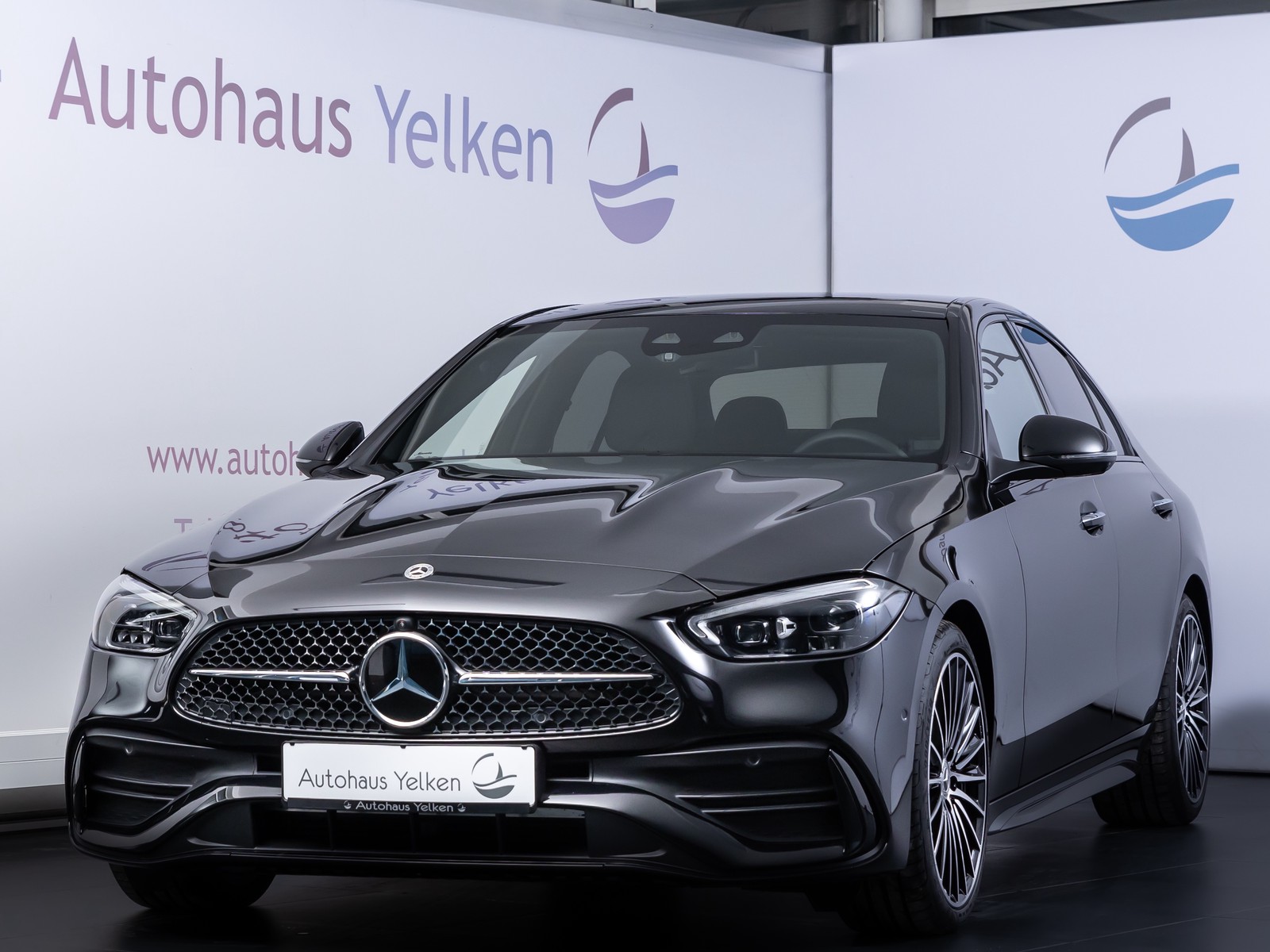 Mercedes-Benz C 220 d AMG-LINE DISTR PANO HUD 360 AHK