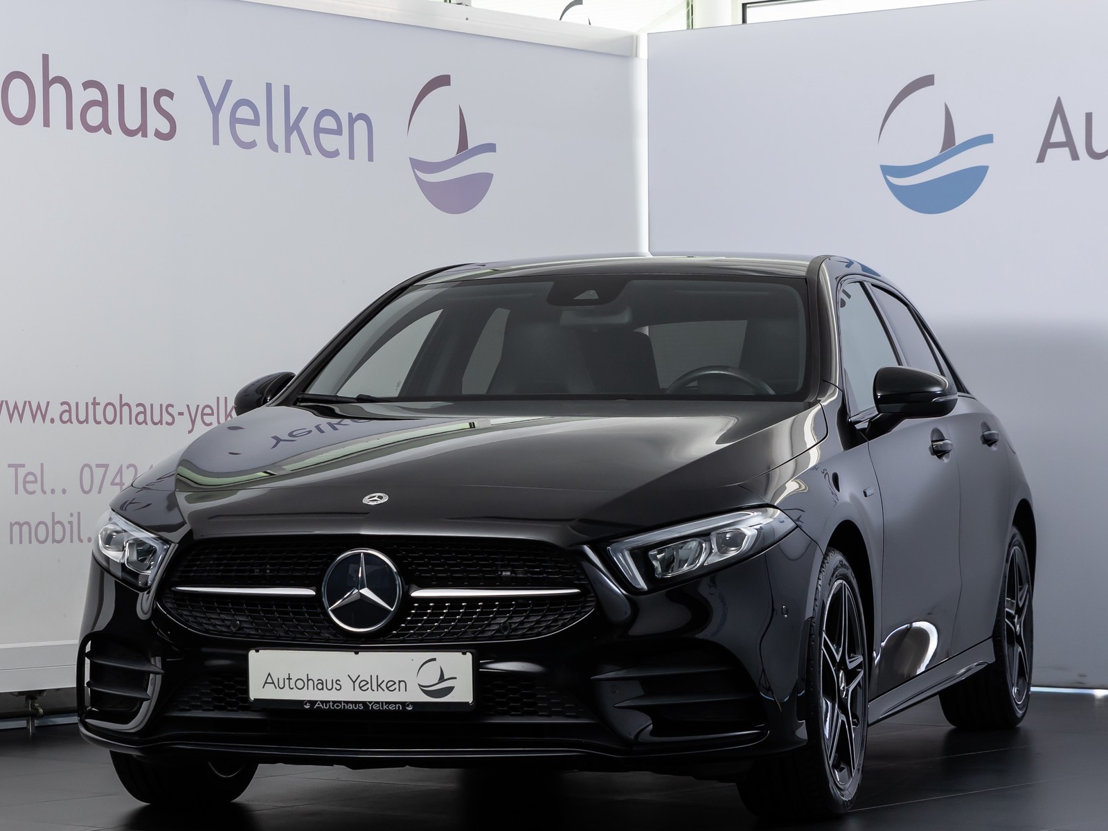 Mercedes-Benz A 250e AMG-LINE LED VIRTUAL RFK SHZ NIGHT TEMP