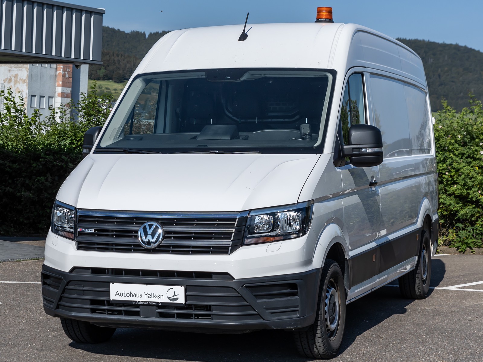 Volkswagen Crafter Kasten 35 mittellang Hochdach 4M AHK