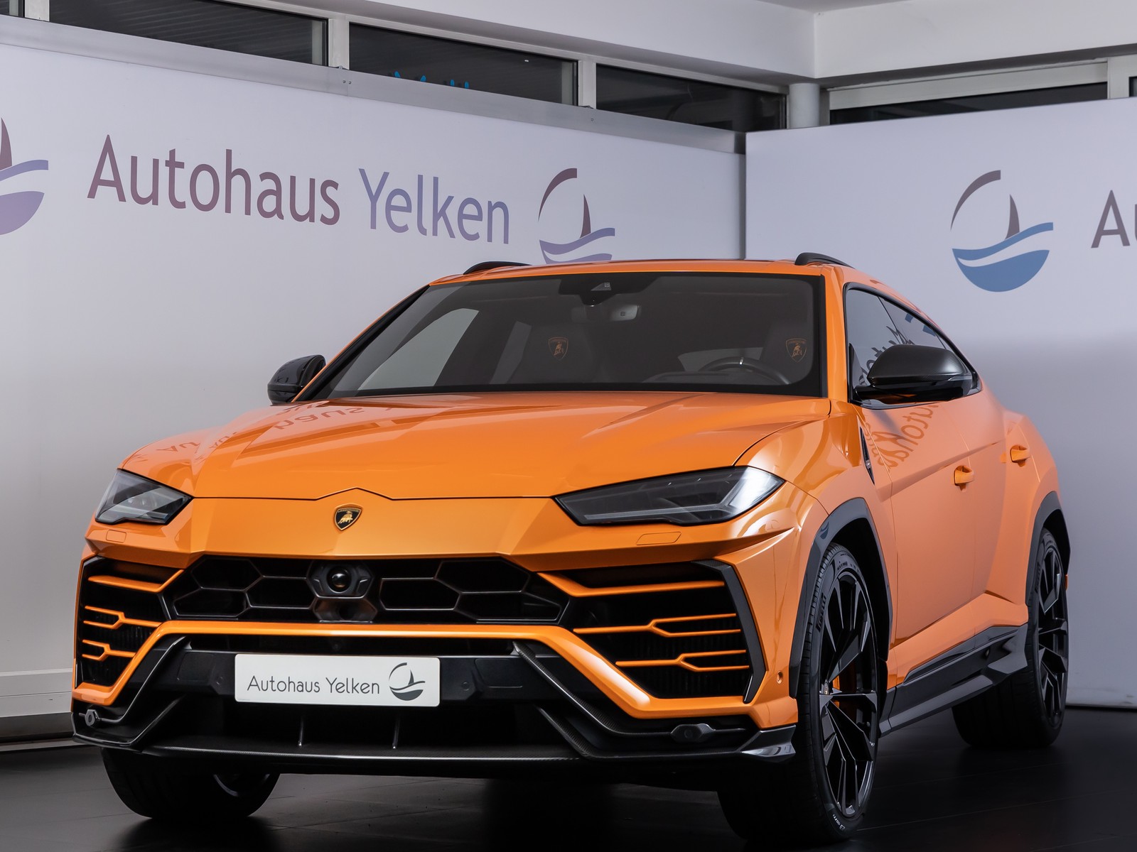 Lamborghini Urus AKRAPOVIC CARBON PANO B&O 23"GARANTIE 03/26