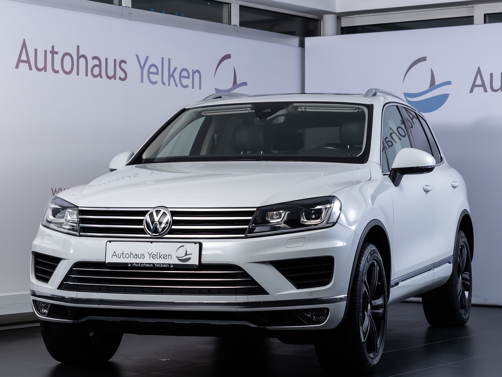 Volkswagen Touareg V6 TDI Executive 4M ACC PANO LEDER AHK
