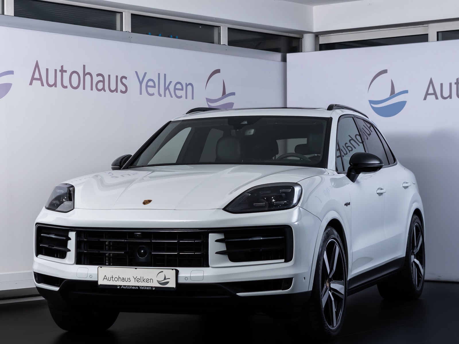 Porsche Cayenne E-Hybrid ACC PANO LUFT HUD BOSE 360°