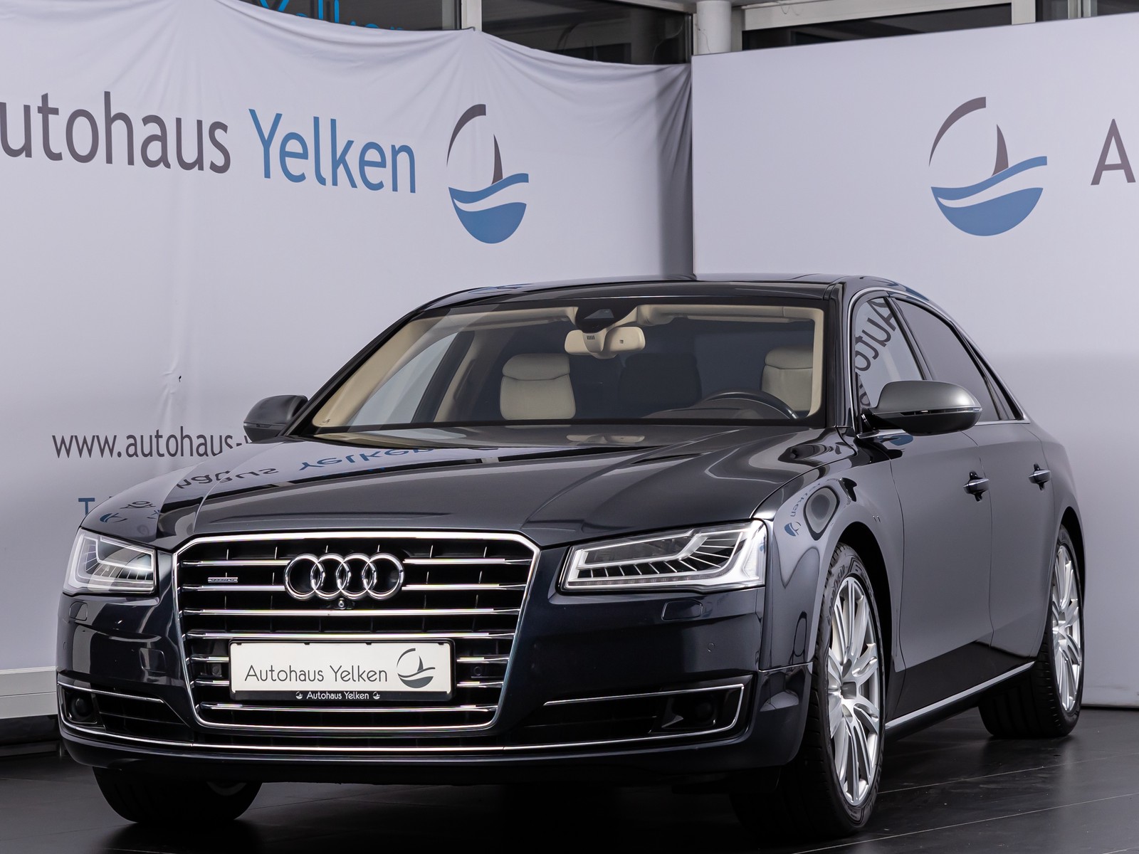 Audi A8 4.2 TDI L EXCLUSIV NACHT HUD AHK STD-HZ 360°