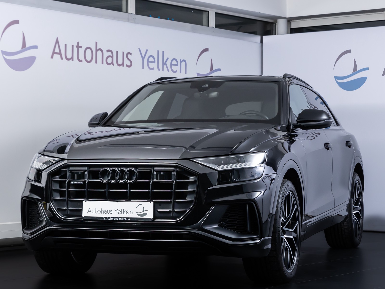 Audi Q8 50 TDI qu 3x S-line MATRIX PANO ACC HUD AHK