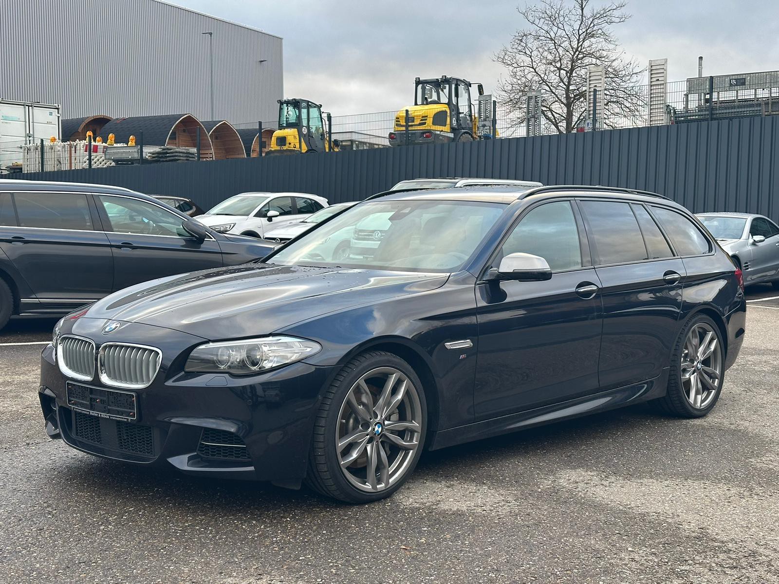 BMW M550d xDrive PANO LEDER H&K DDC SOFT-CL HUD 360°