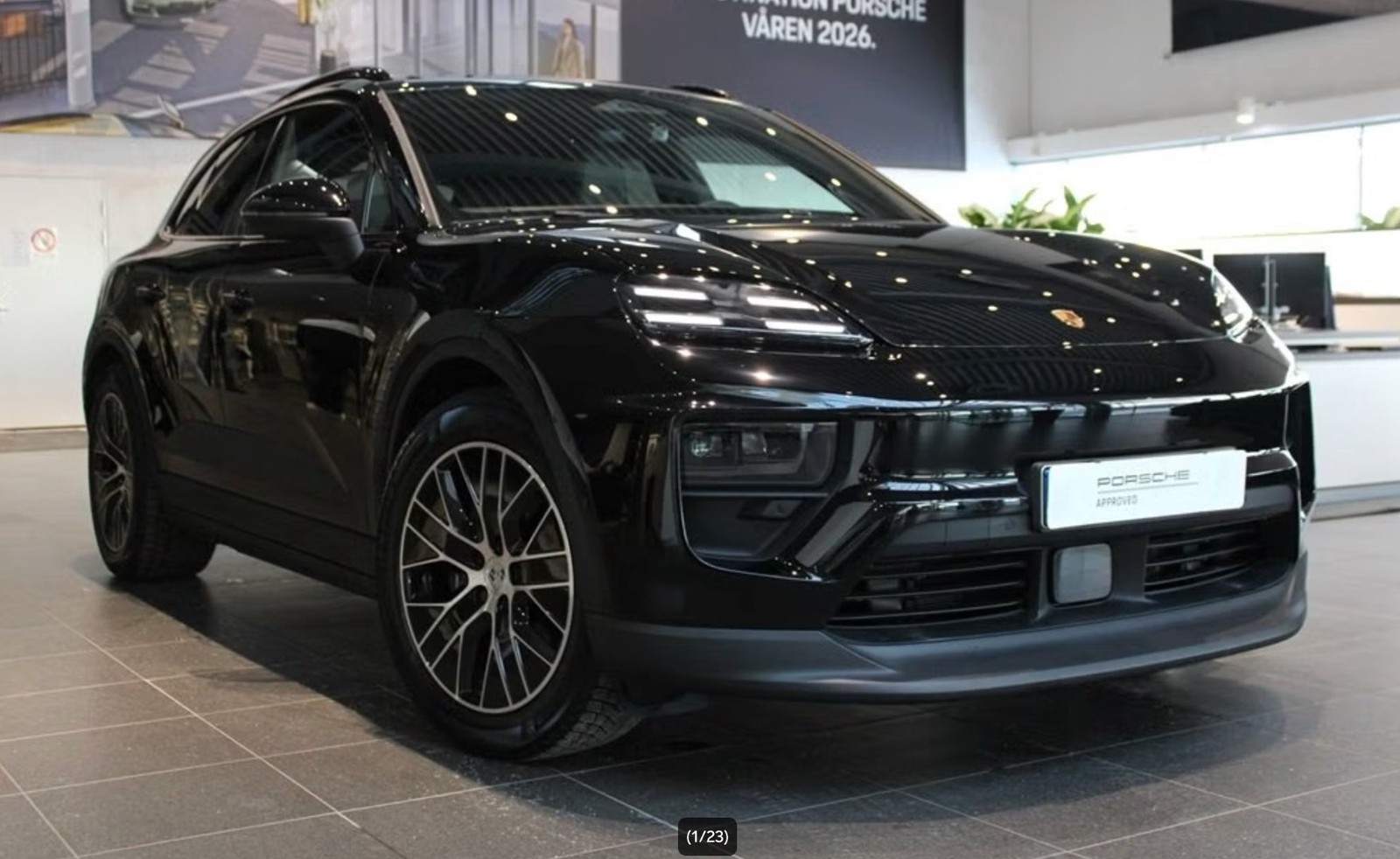 Porsche Macan Electric PANO KAMERA LENKGRADHEIZUNG