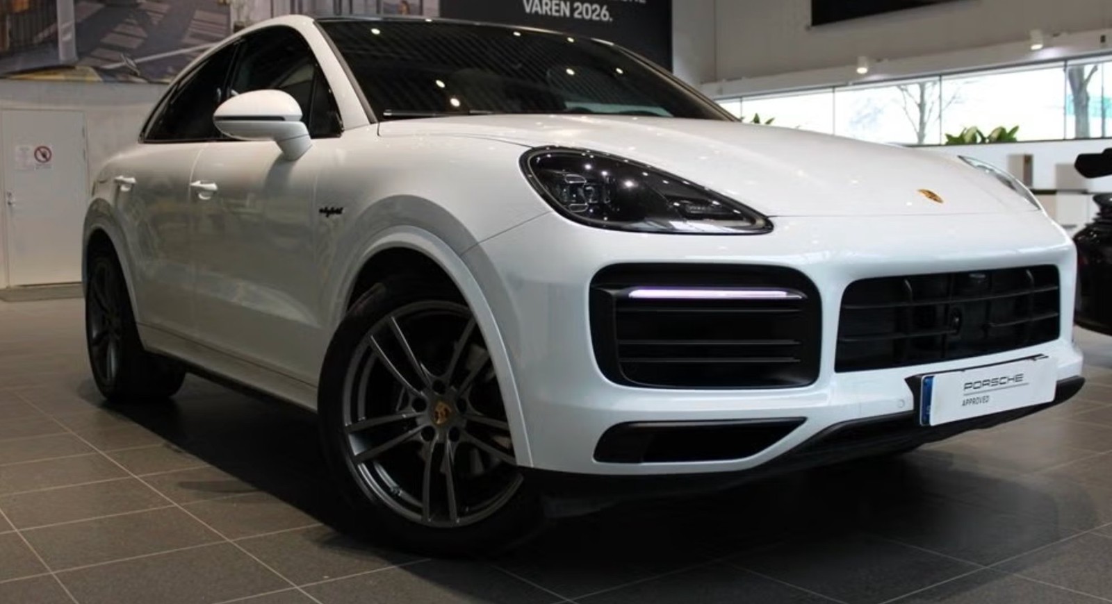 Porsche Cayenne Coupe E-Hybrid Platinum Edition