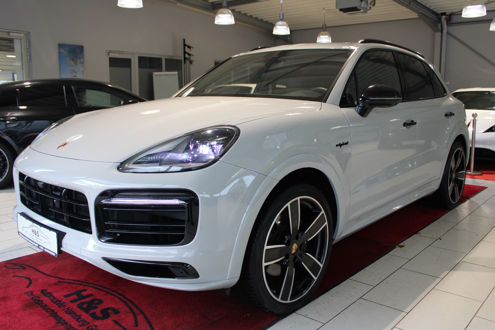 Porsche Cayenne E-Hybrid Platinum Edition SPORT-CHRONO