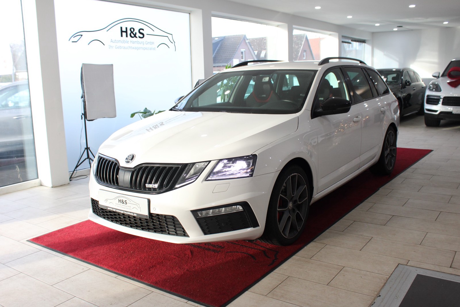 Skoda Octavia Combi 2.0 TSI DSG RS SCHECKHEFT AHK ACC KAMERA AMBIENTENB