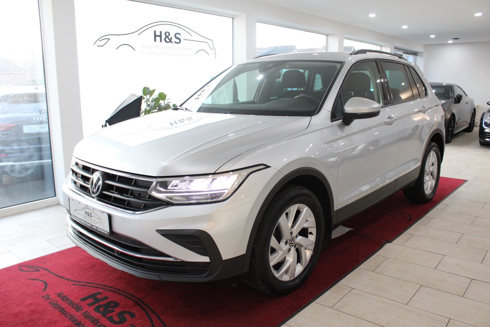 Volkswagen Tiguan Life 4Motion Standheizung*AHK