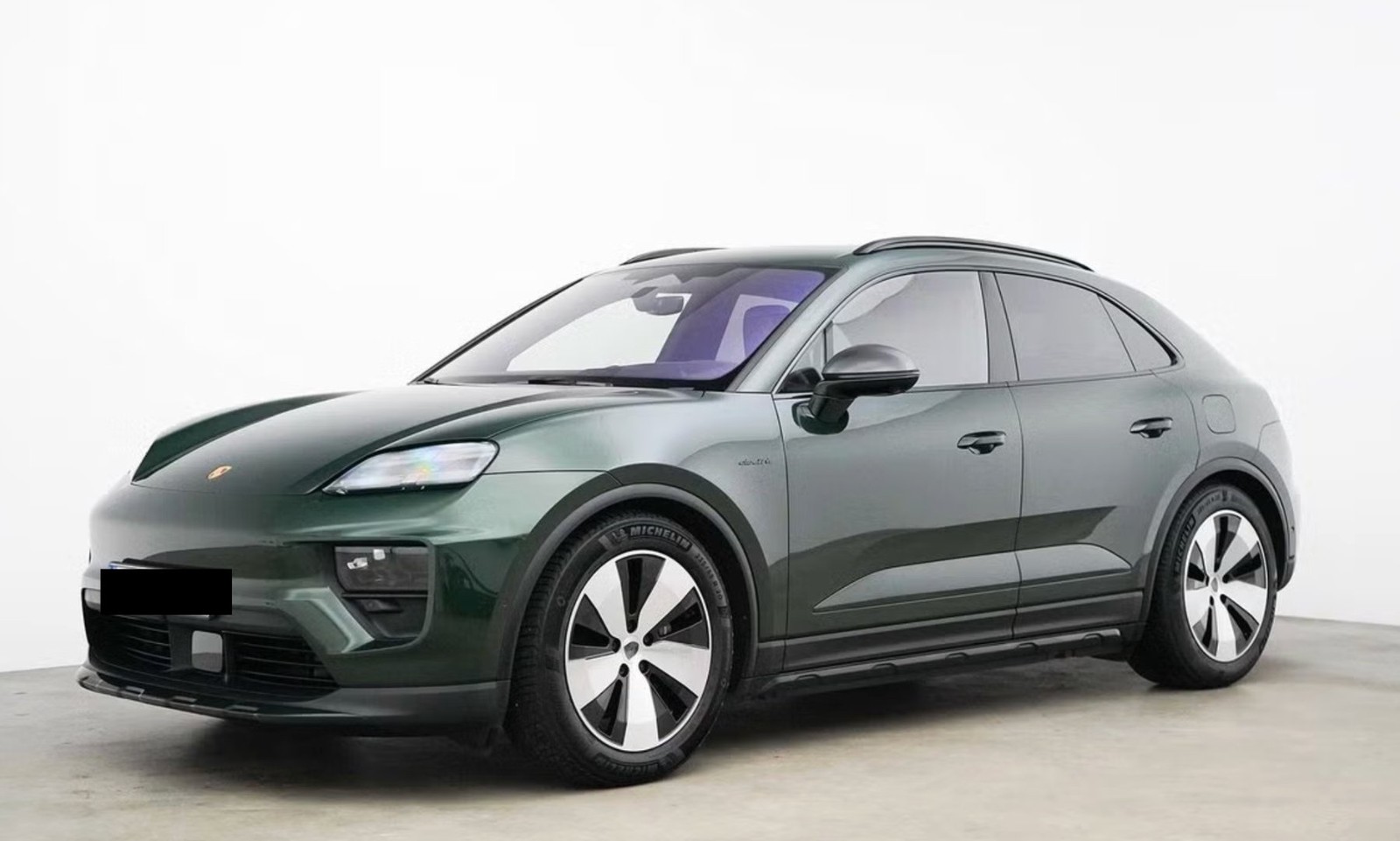 Porsche Macan Electric 4 PASSENGER DISPLAY