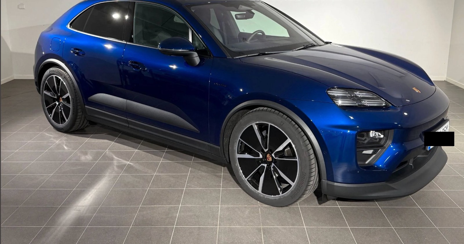 Porsche Macan Electric 4