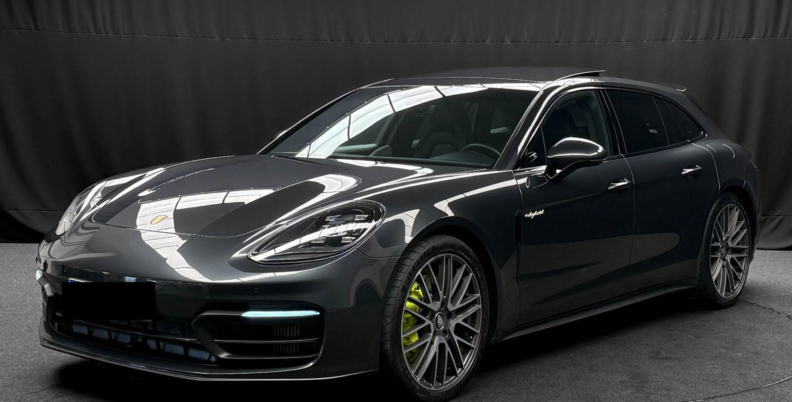 Porsche Panamera Sport Turismo 4 E-Hybrid