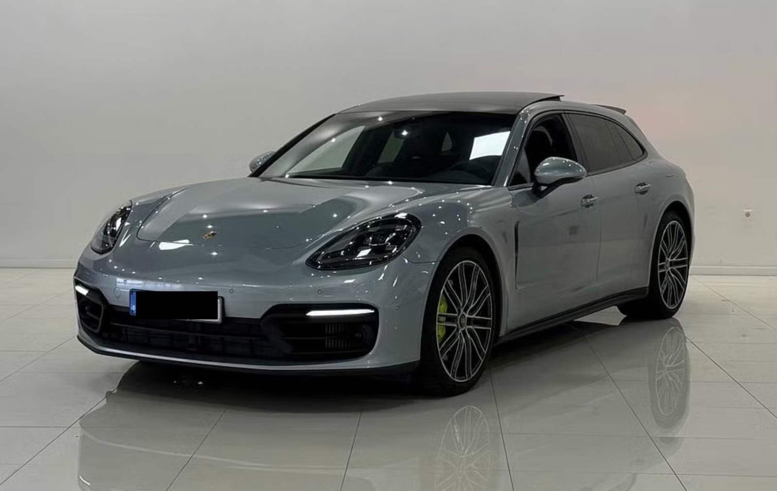 Porsche Panamera Sport Turismo 4 E-Hybrid