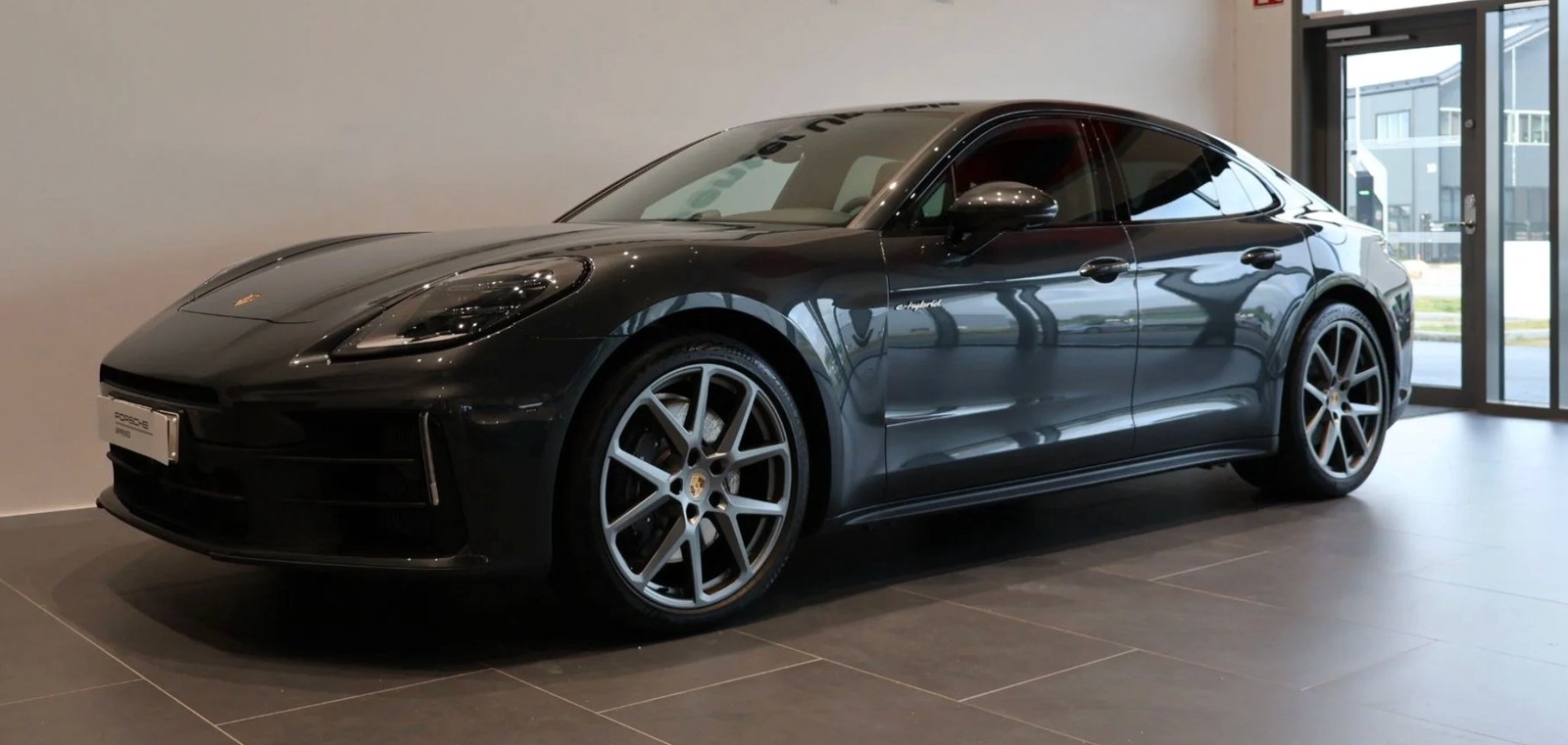 Porsche Panamera 4 E-Hybrid