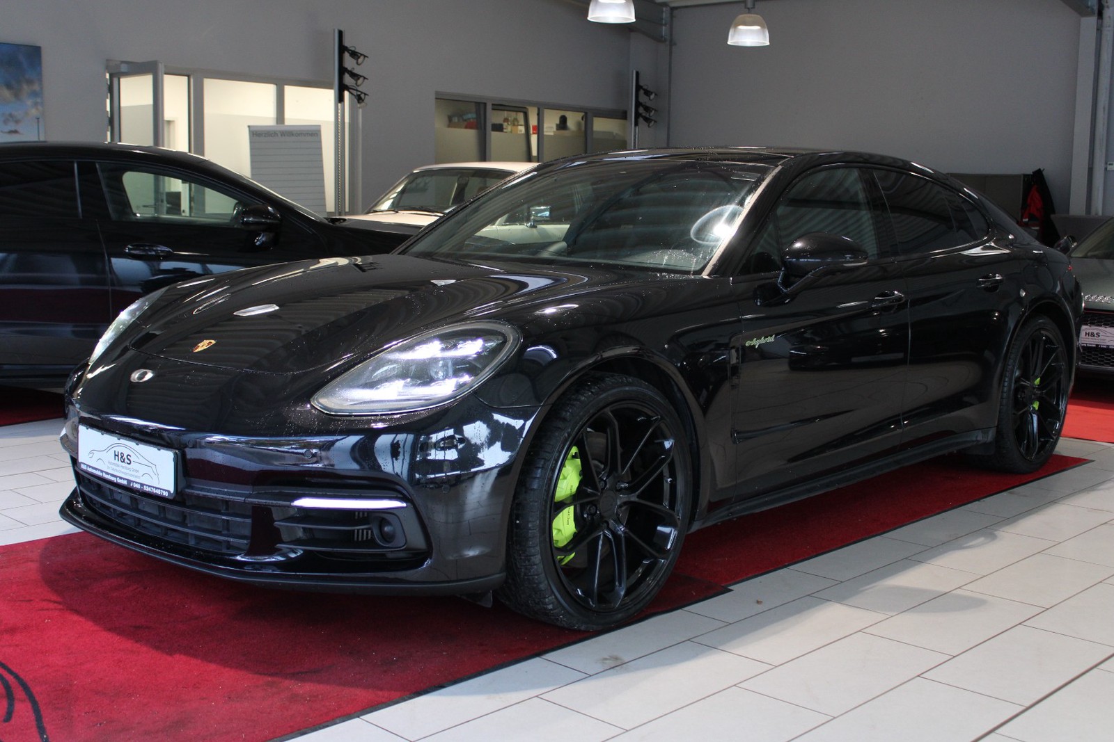 Porsche Panamera 4 E-Hybrid