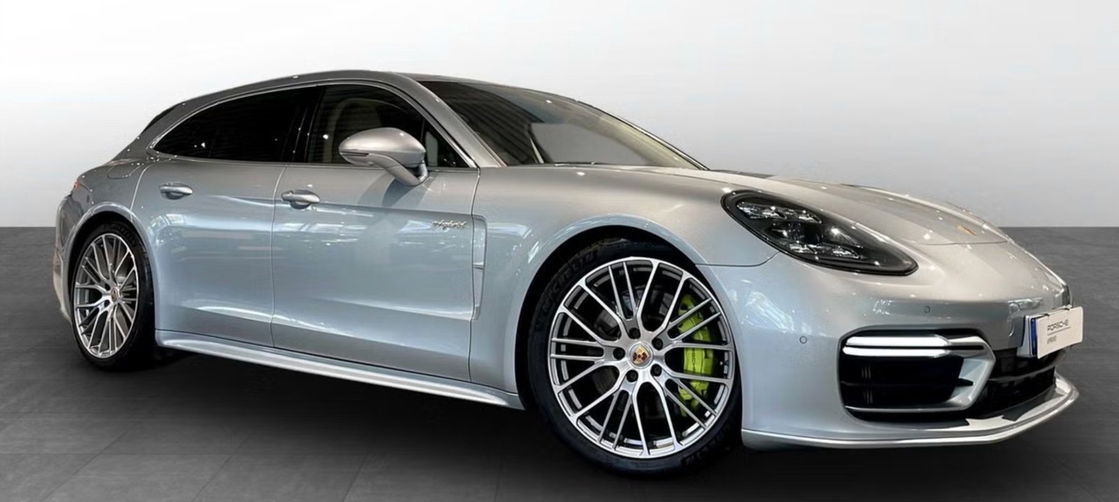 Porsche Panamera Sport Turismo 4 E-Hybrid PANO/CHRONO
