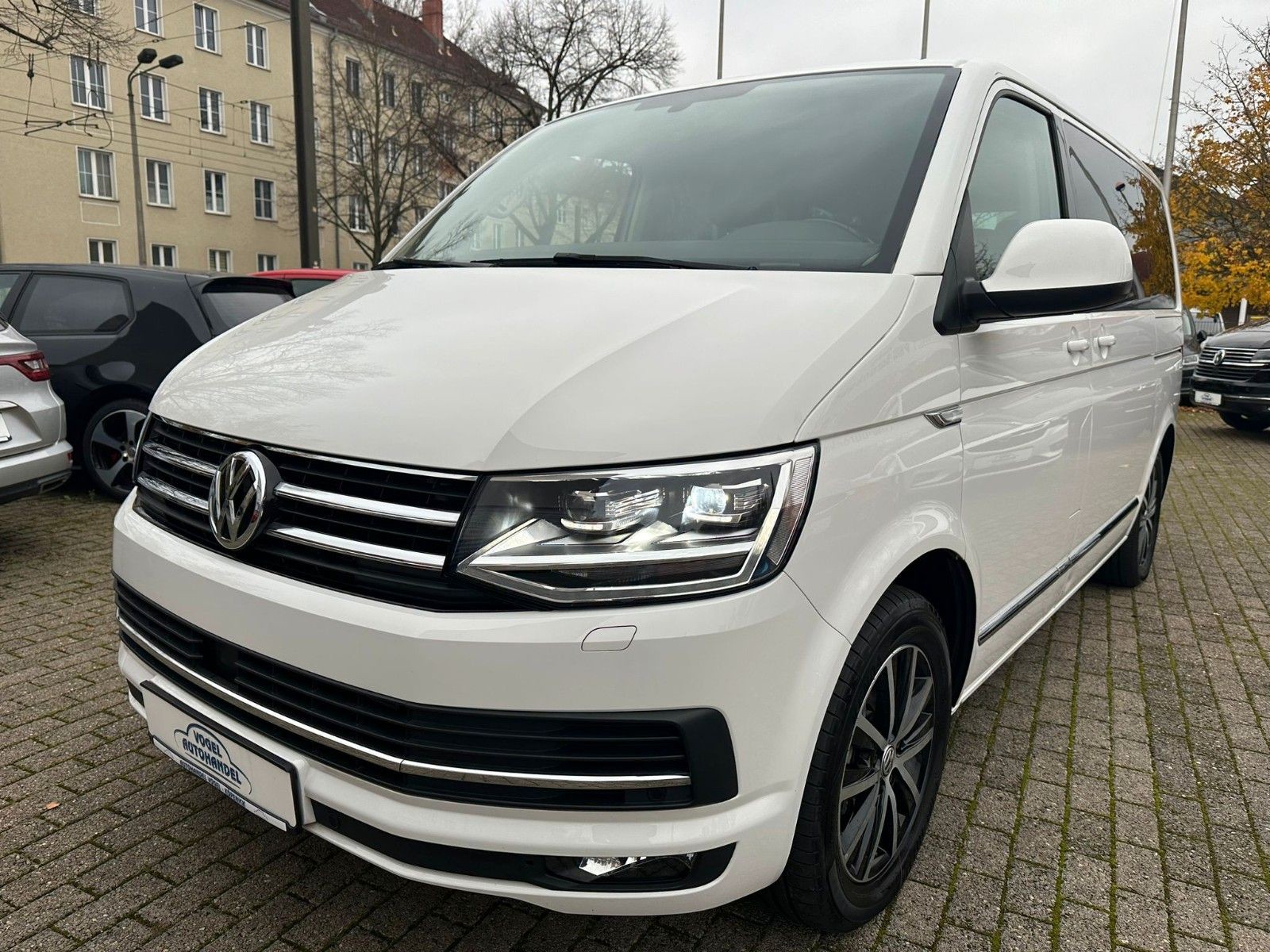 Volkswagen T6 Multivan *GENERATION SIX*DSG*LED*ACC*AHK*