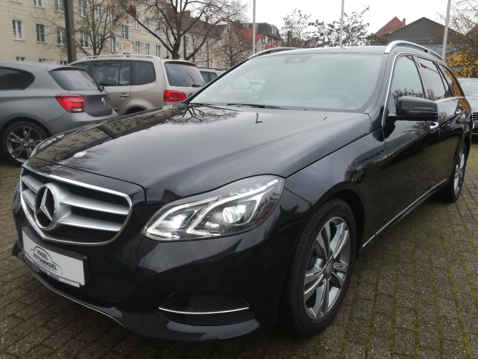Mercedes-Benz E 220 CDI T-Modell*AUTOM.*NAVI*LED-ILS*SITZH.*