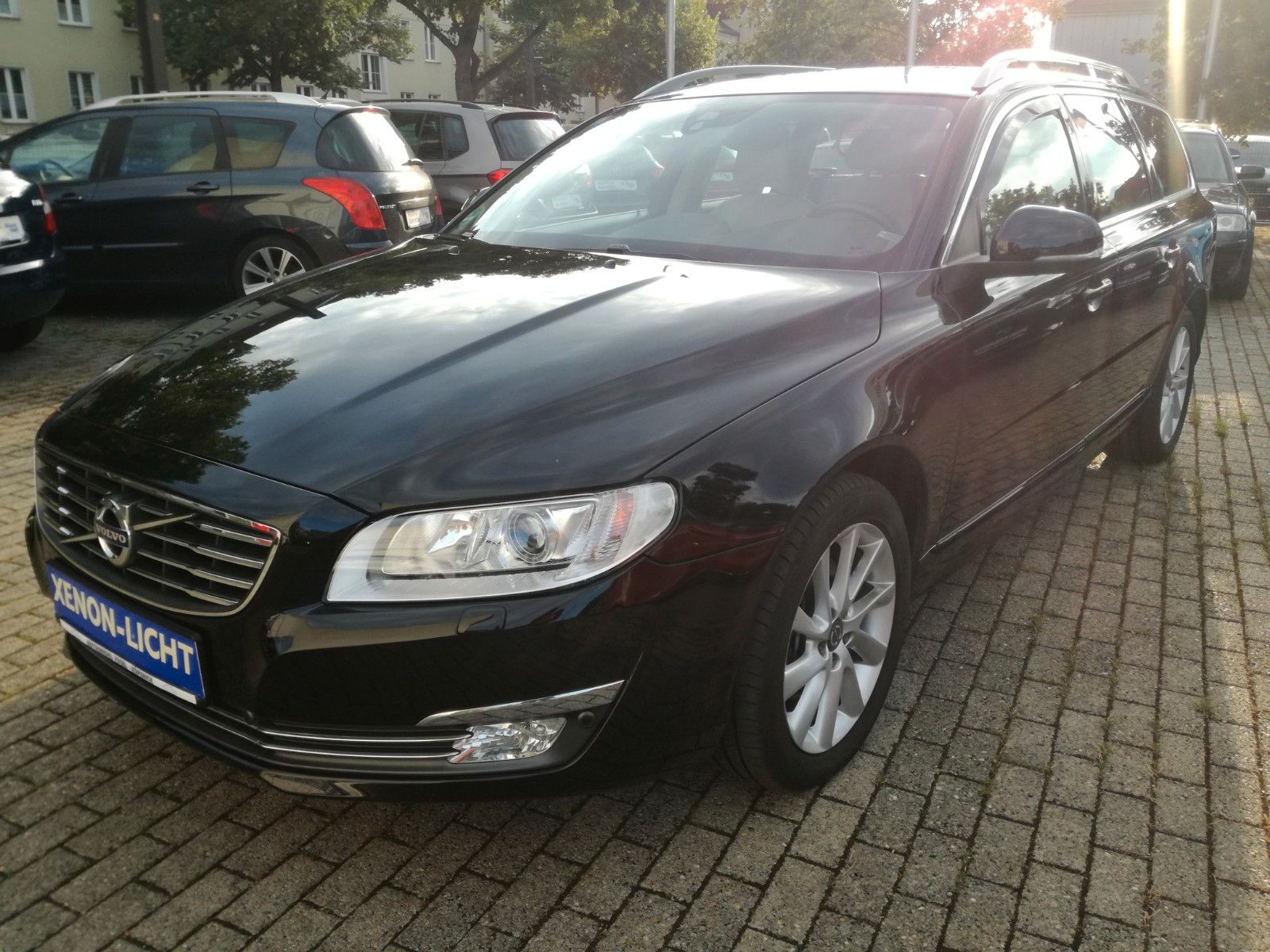 Volvo V70 Kombi Summum*LEDER*XENON*AUT.*4xSITZHZG*