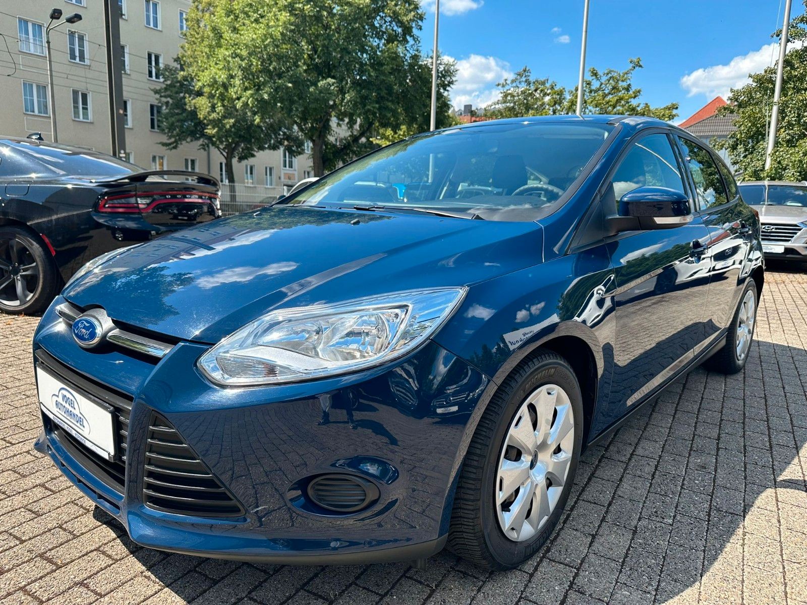 Ford Focus Lim. Trend*SITZHZG*1.HAND*TÜV NEU*