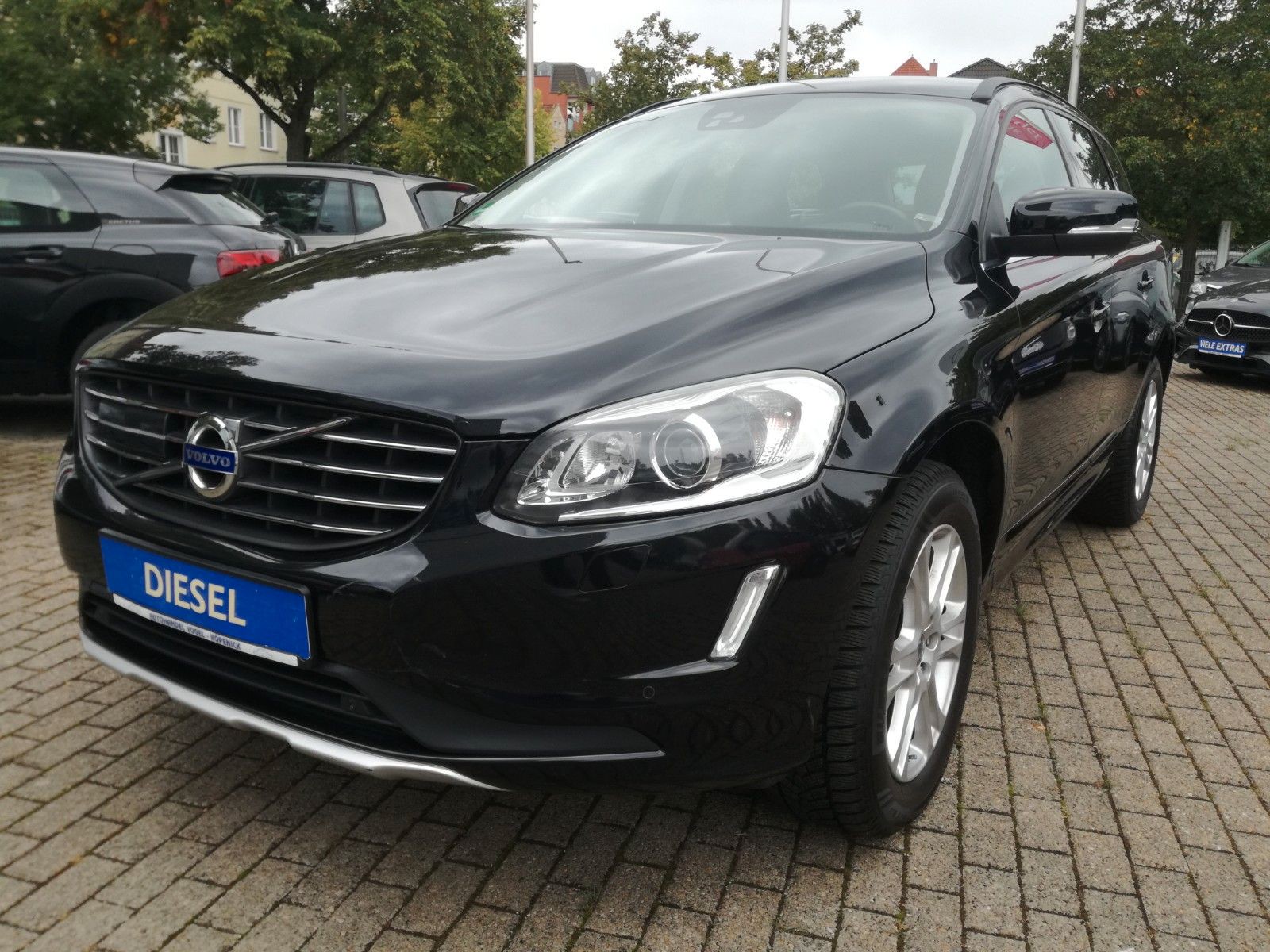 Volvo XC60 Momentum 2WD*133KW*AUTO*LEDER*NAVI*ACC*