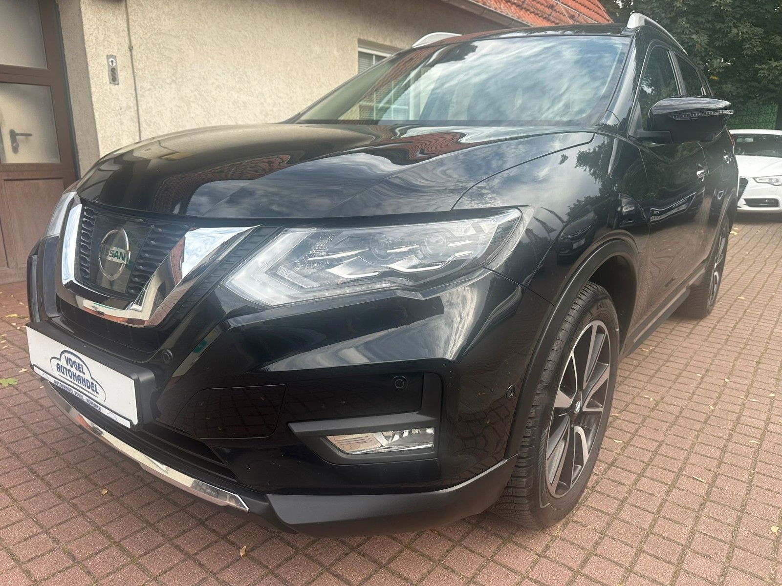 Nissan X-Trail Tekna 4x4*LDER*PANO*LED*AHK*MWST*