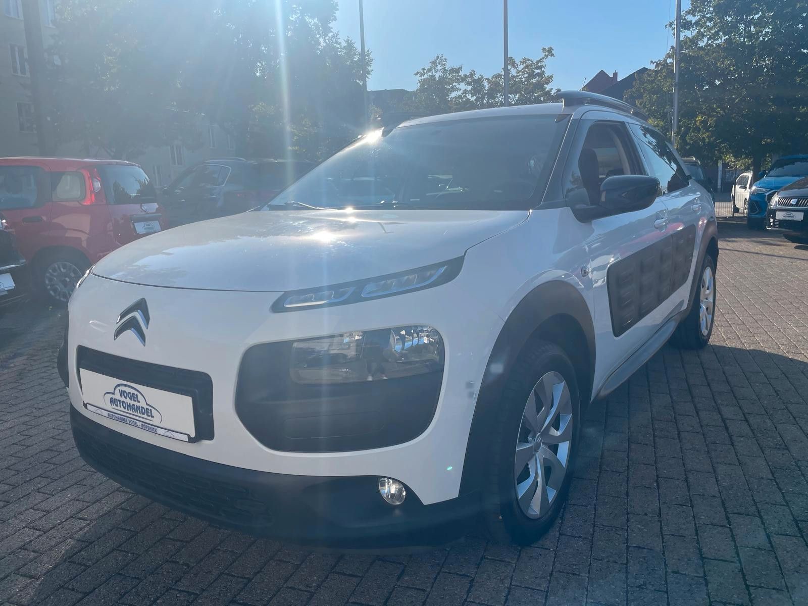 Citroën C4 Cactus Feel PT82*AHK*CAM*SITZHZG*KLIMA*PDC*