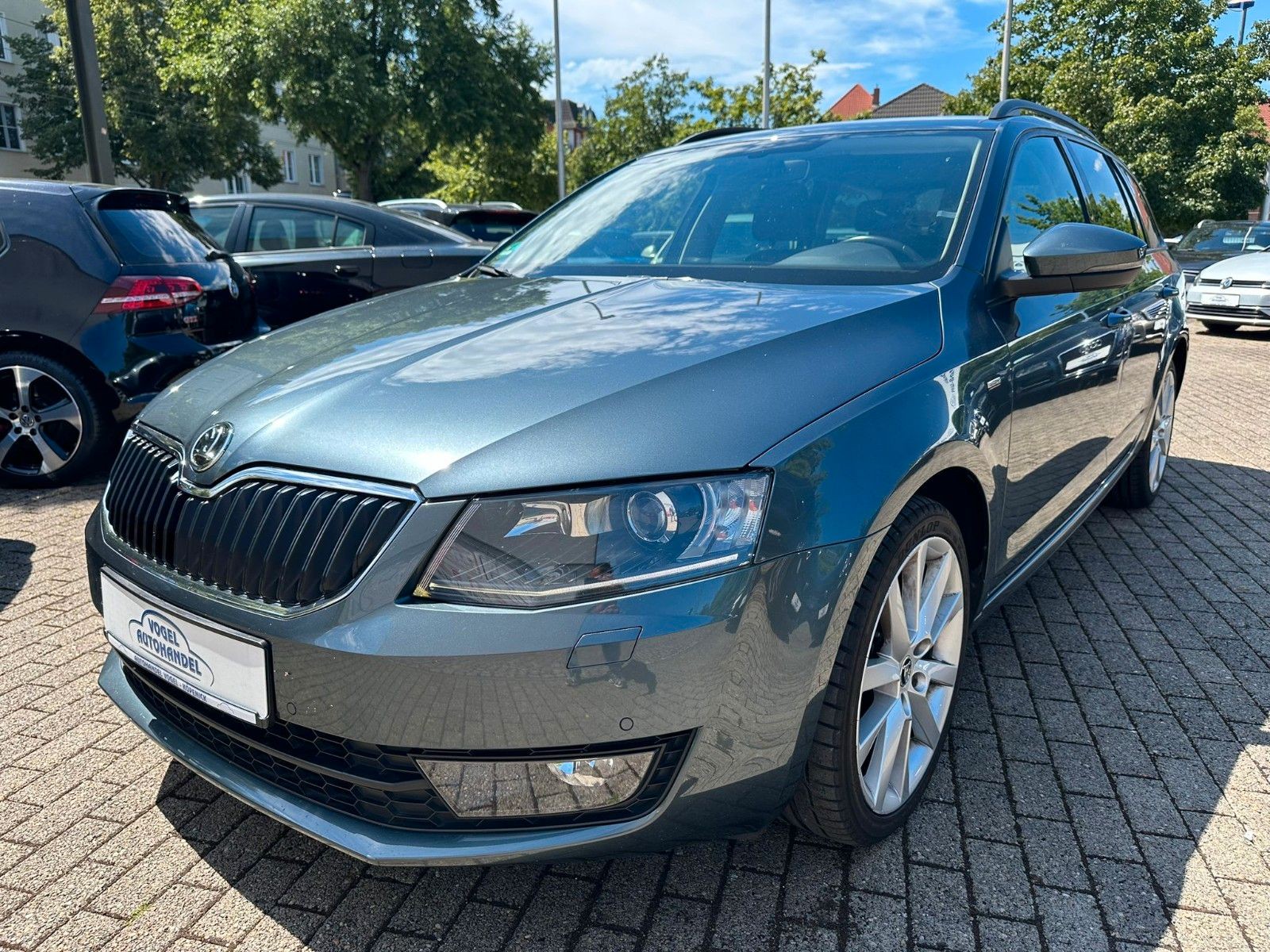 Skoda Octavia Combi Joy*DSG*CANTON*BI-XENON*MWST*