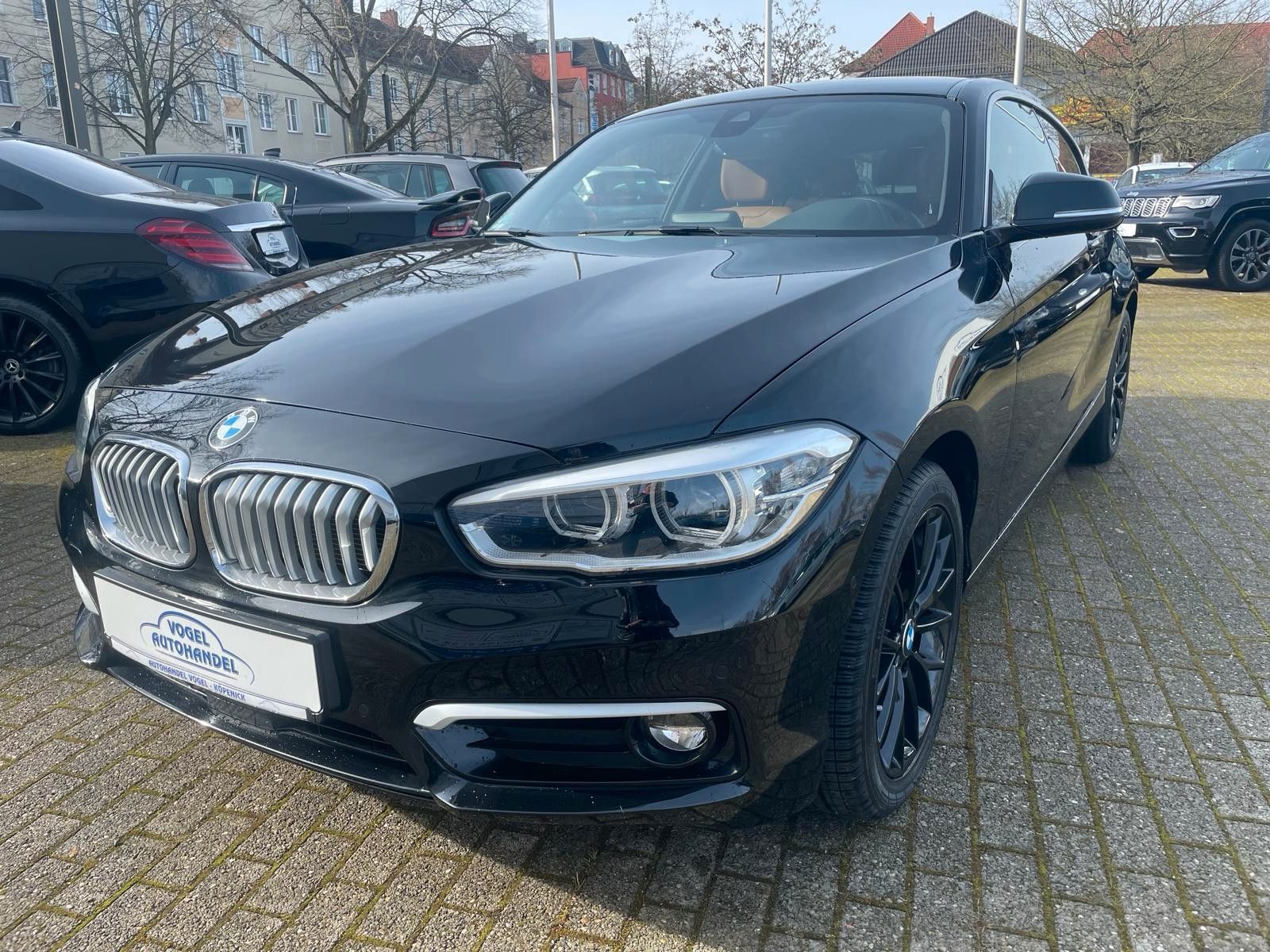 BMW 125d Urban Line*LEDER*NAVI*LED*SITZHZG*ACC*