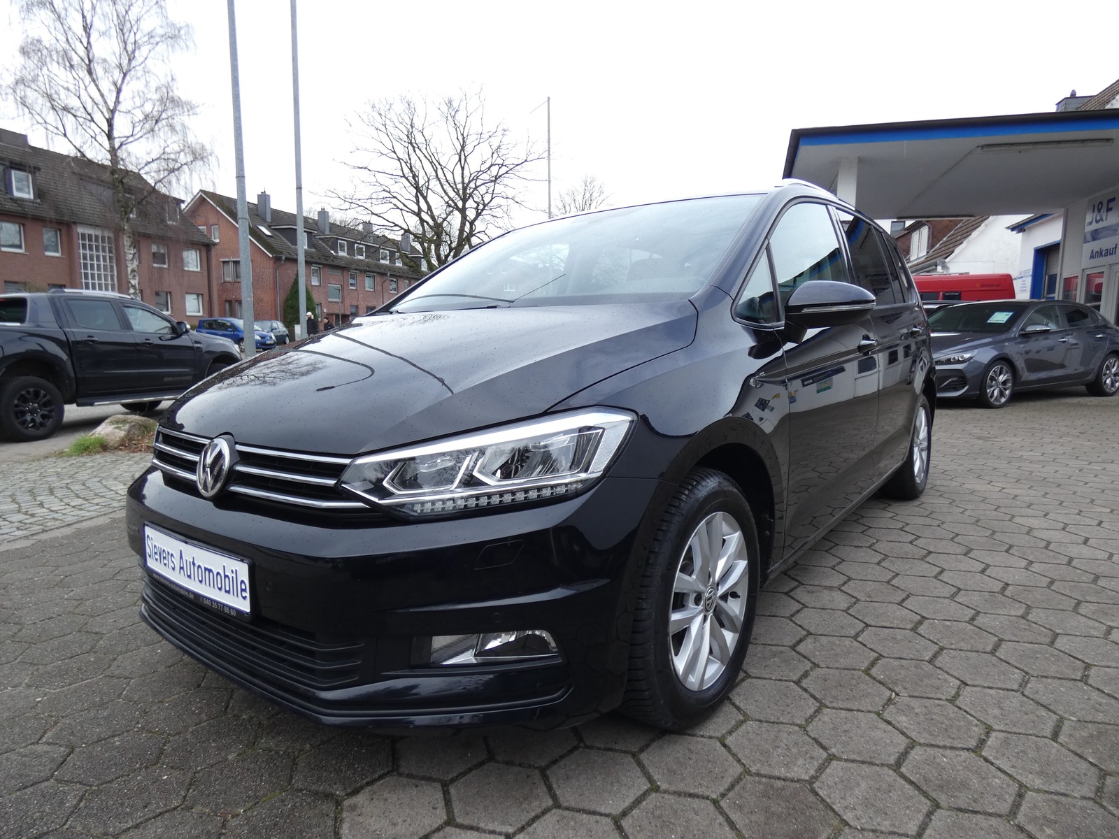 Volkswagen Touran 1,4 Panod. LED Navi Rückfahrk. AHK