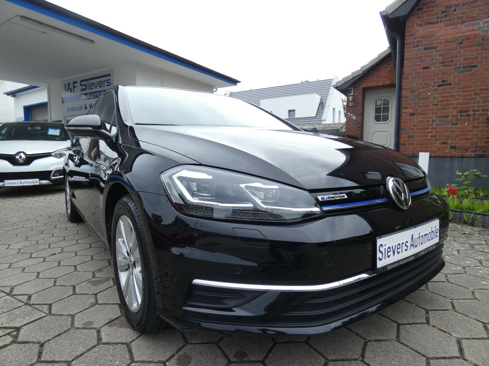 Volkswagen Golf VII 1,5 TSI Klima Sitzheizung 1 Hand PDC