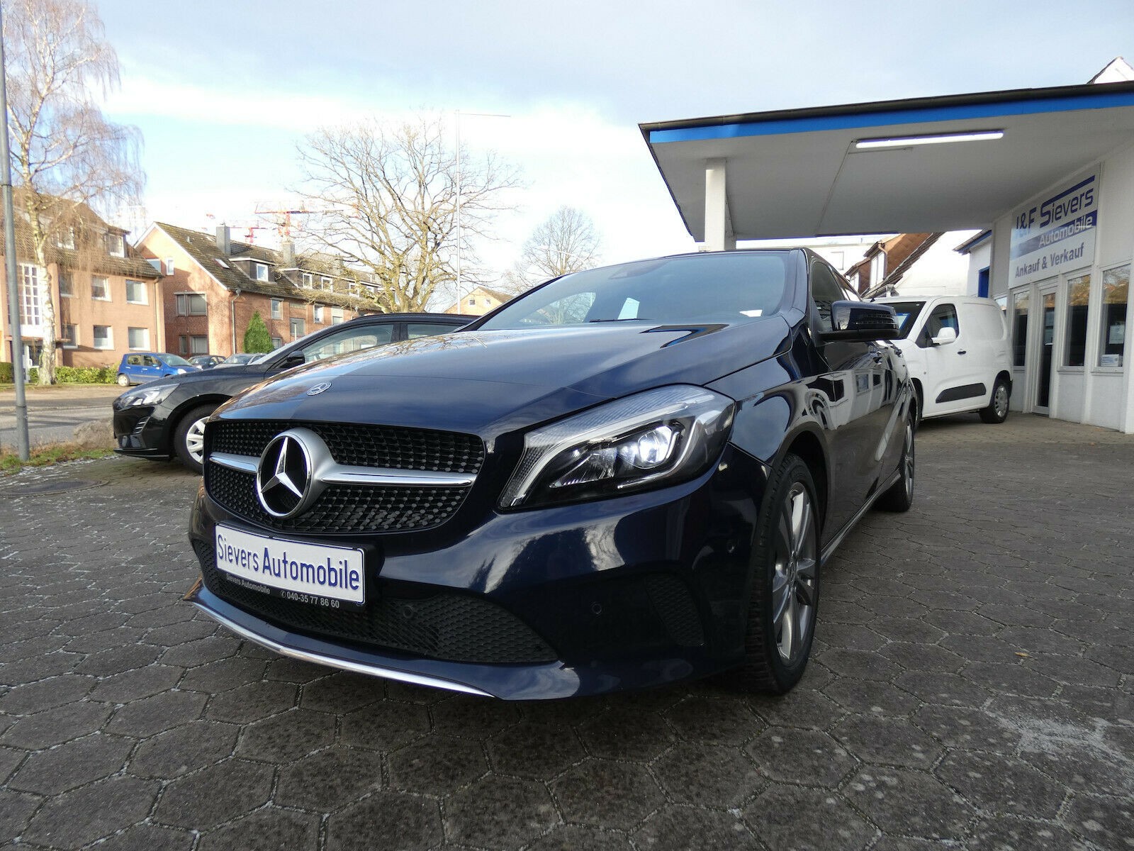 Mercedes-Benz A 180 d Urban 7G-DCT Navi Rückfahrk.LED Performa