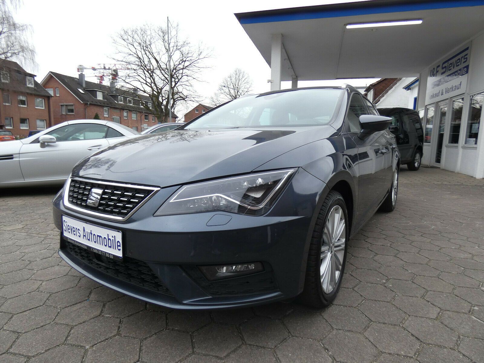 Seat Leon ST 2,0 TDI Xcellence DSG Navi AHK LED