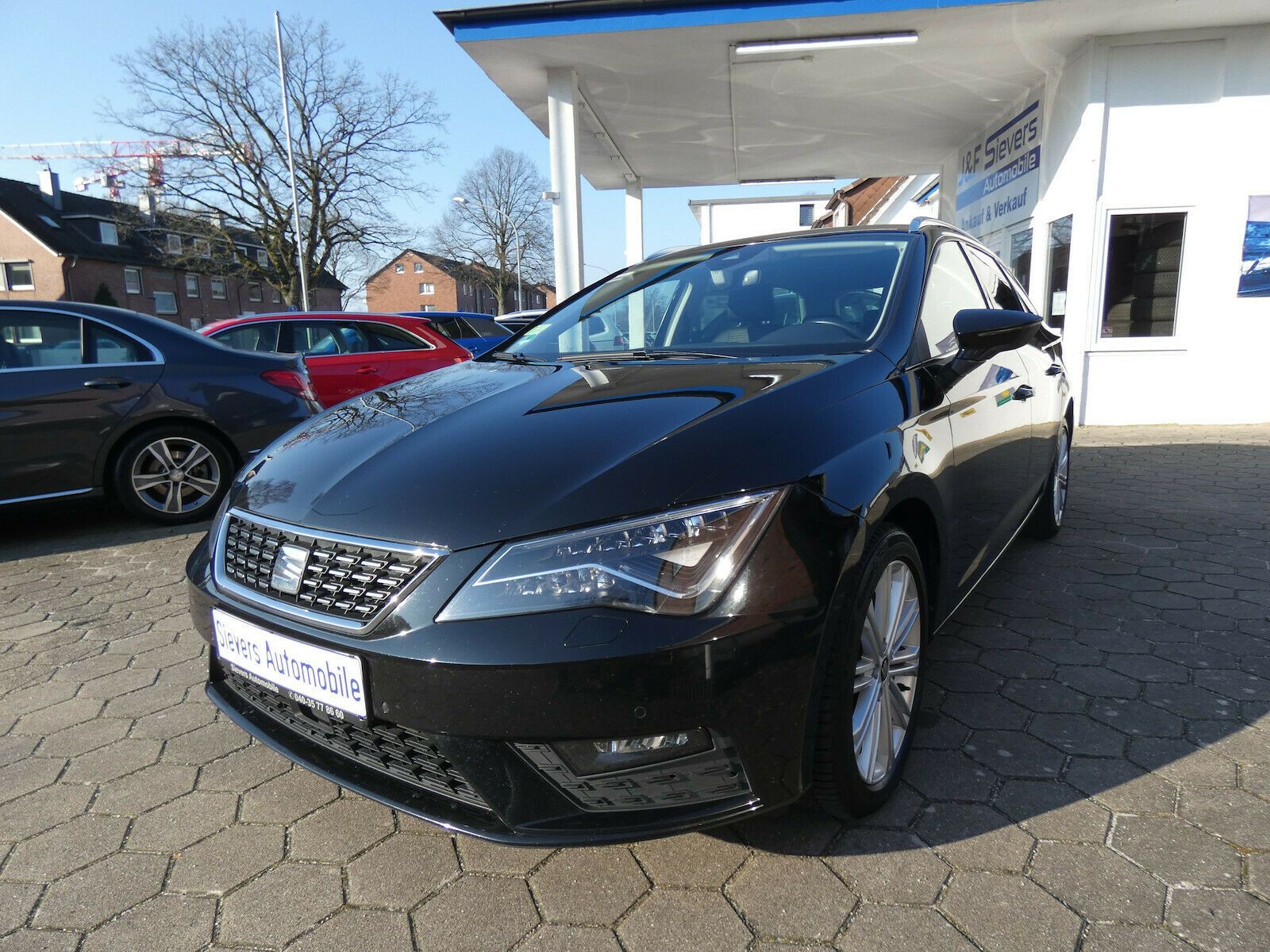 Seat Leon ST 2,0 TDI Xcellence DSG Klima AHK Navi LED